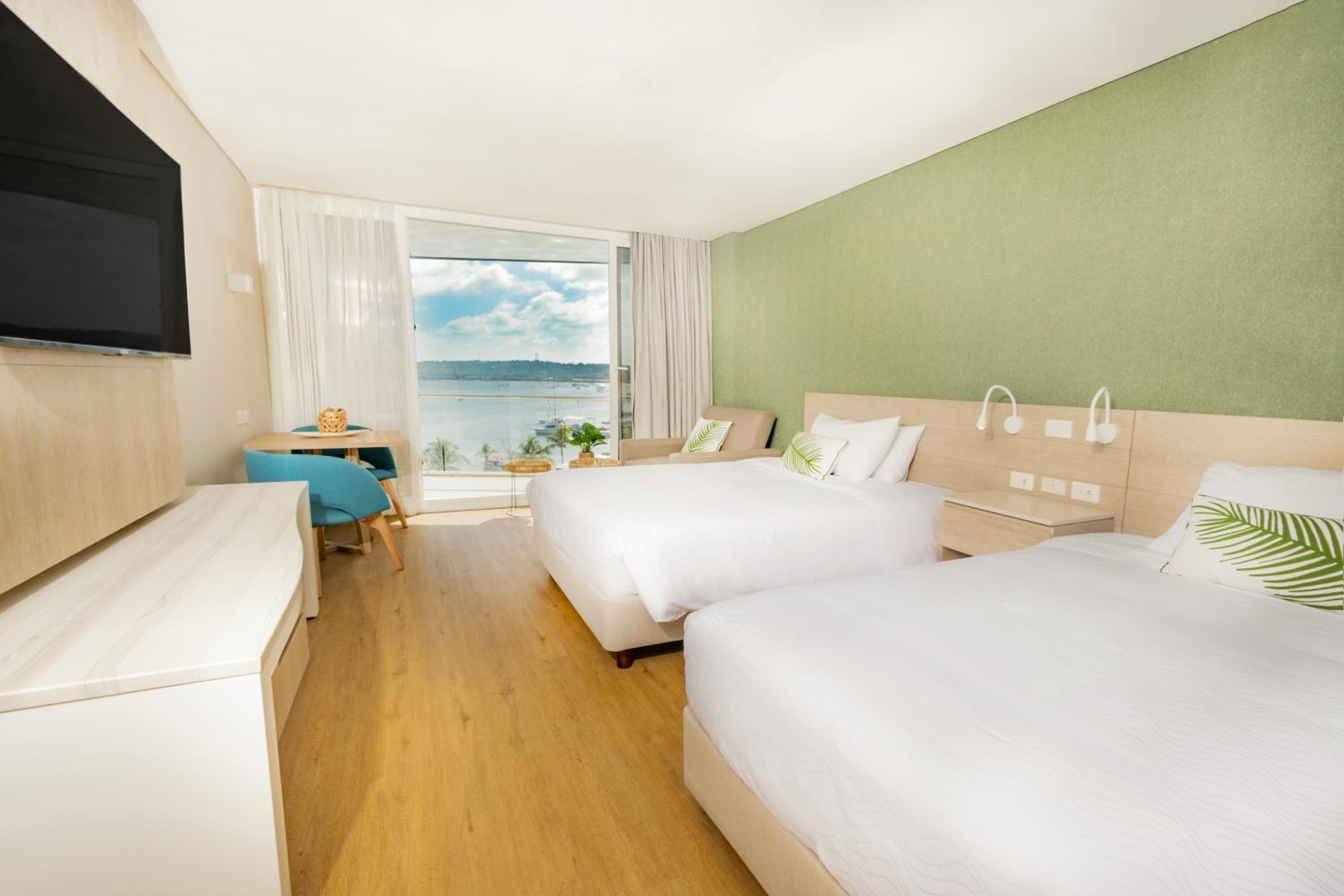 Standard Twin Room with Sea View