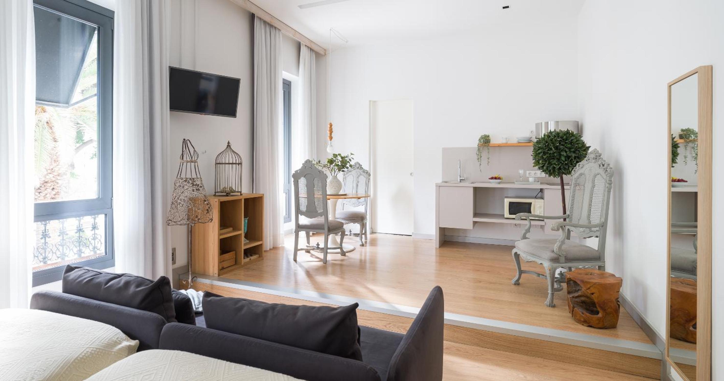Junior Suite with views thumbnail 6