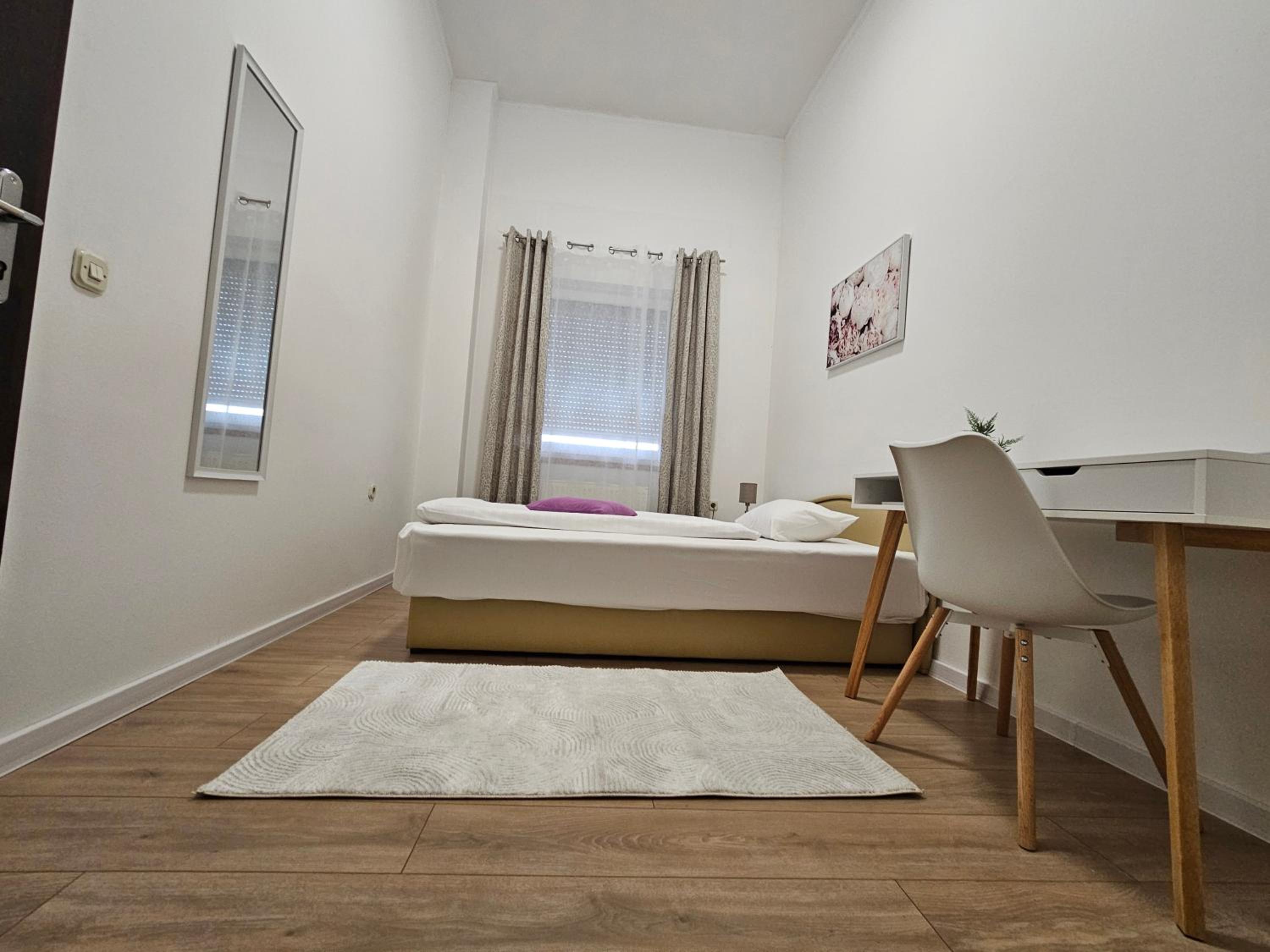 Single Room with Private Bathroom photo 1