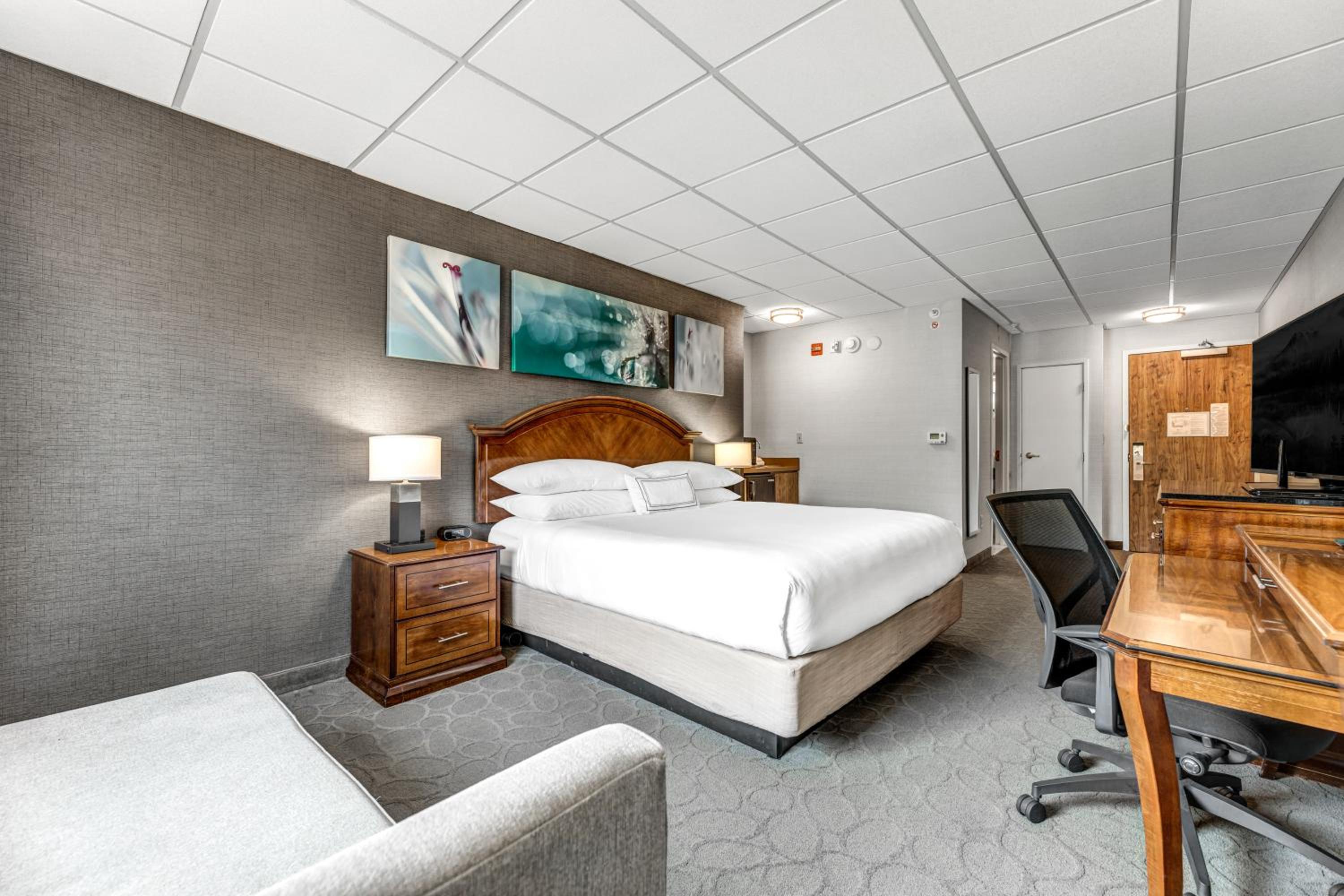 King Room - Concierge Level/High Floor photo 2