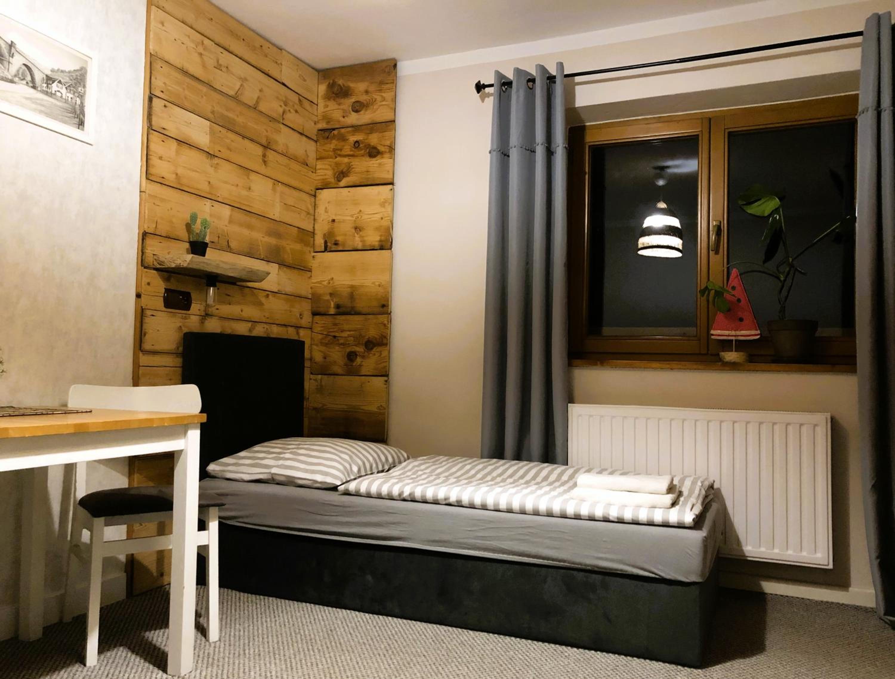 Twin Room - Photo 2