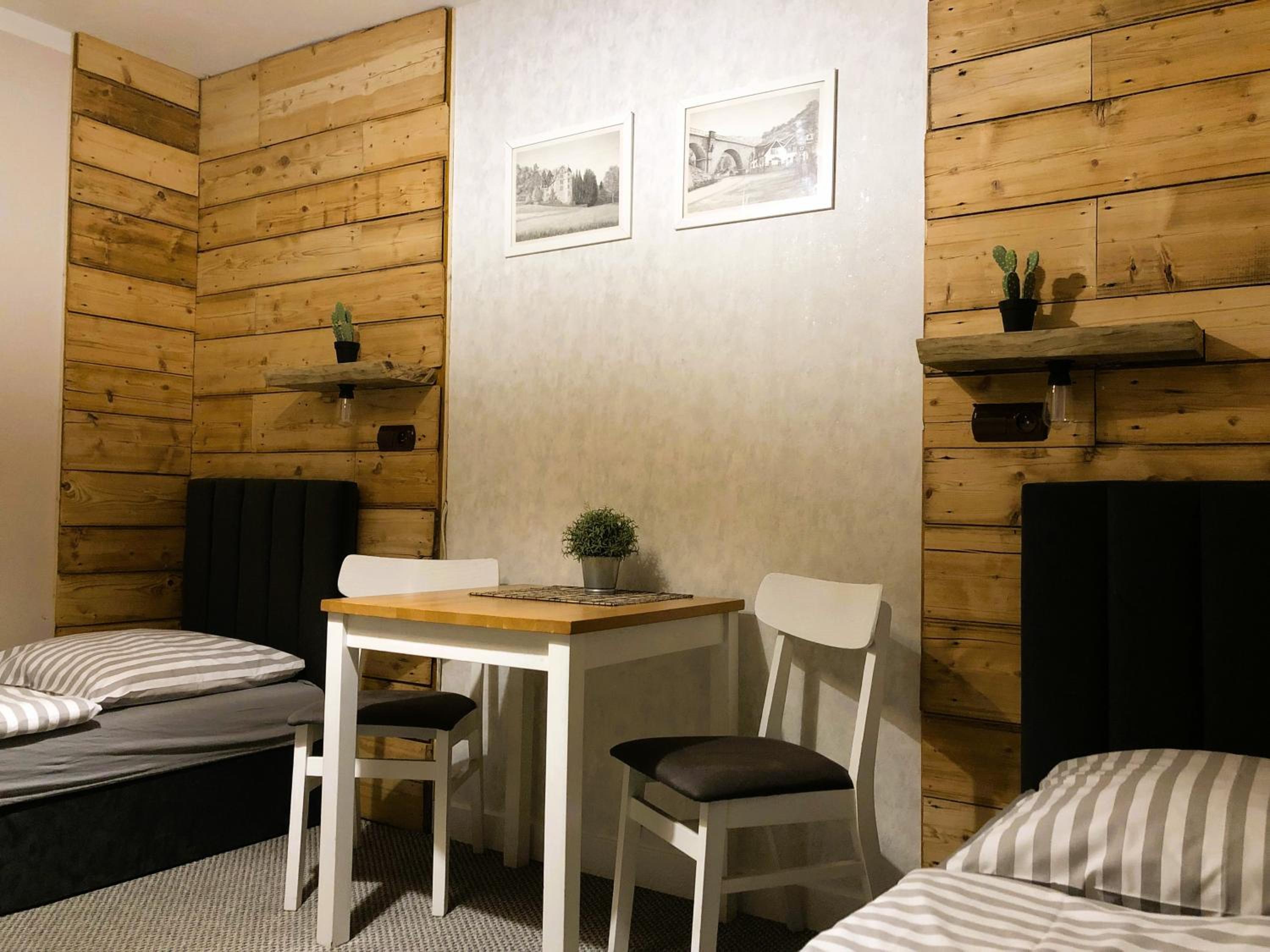 Twin Room - Photo 3