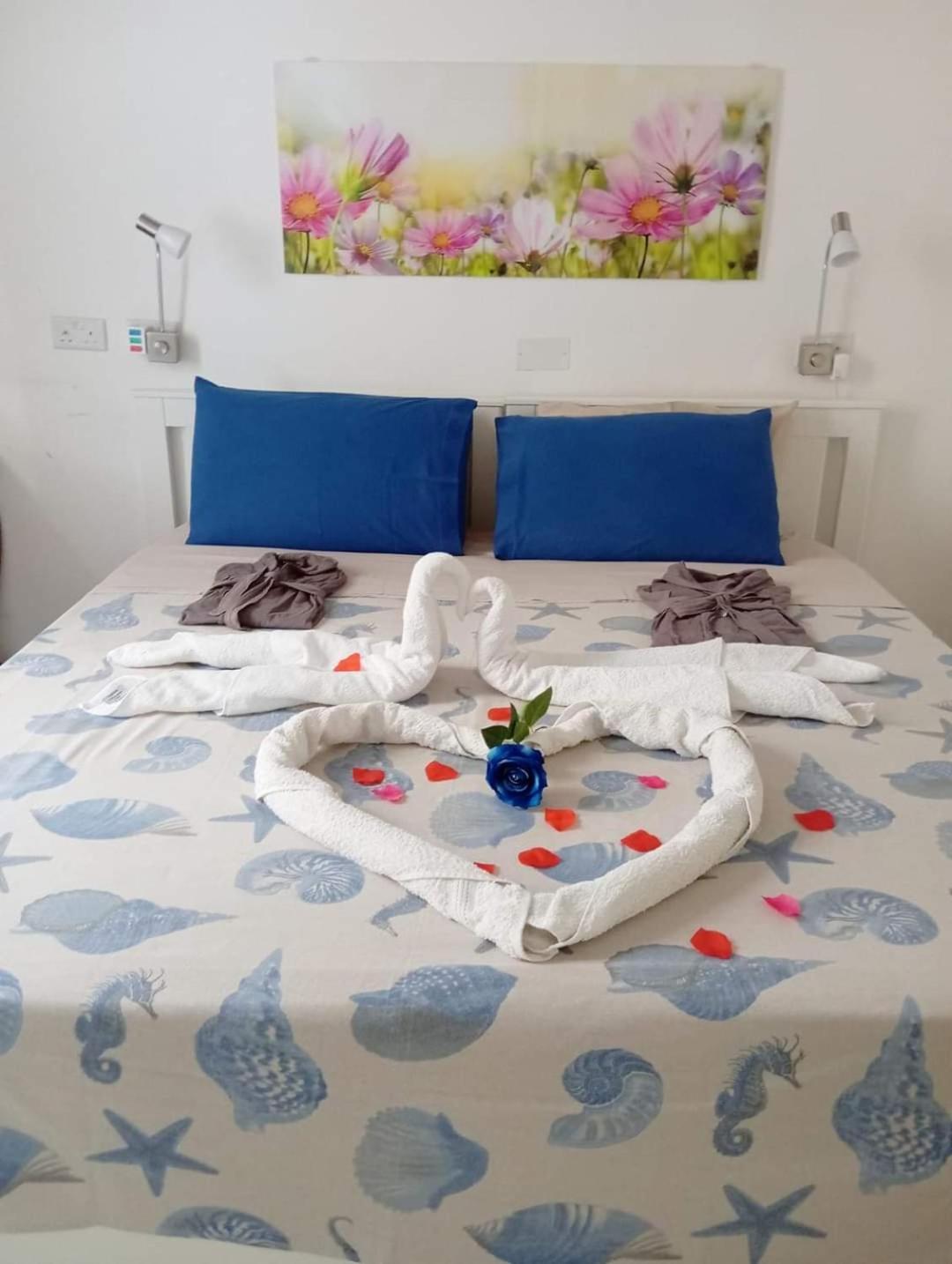 Double Room with Private External Bathroom photo 3