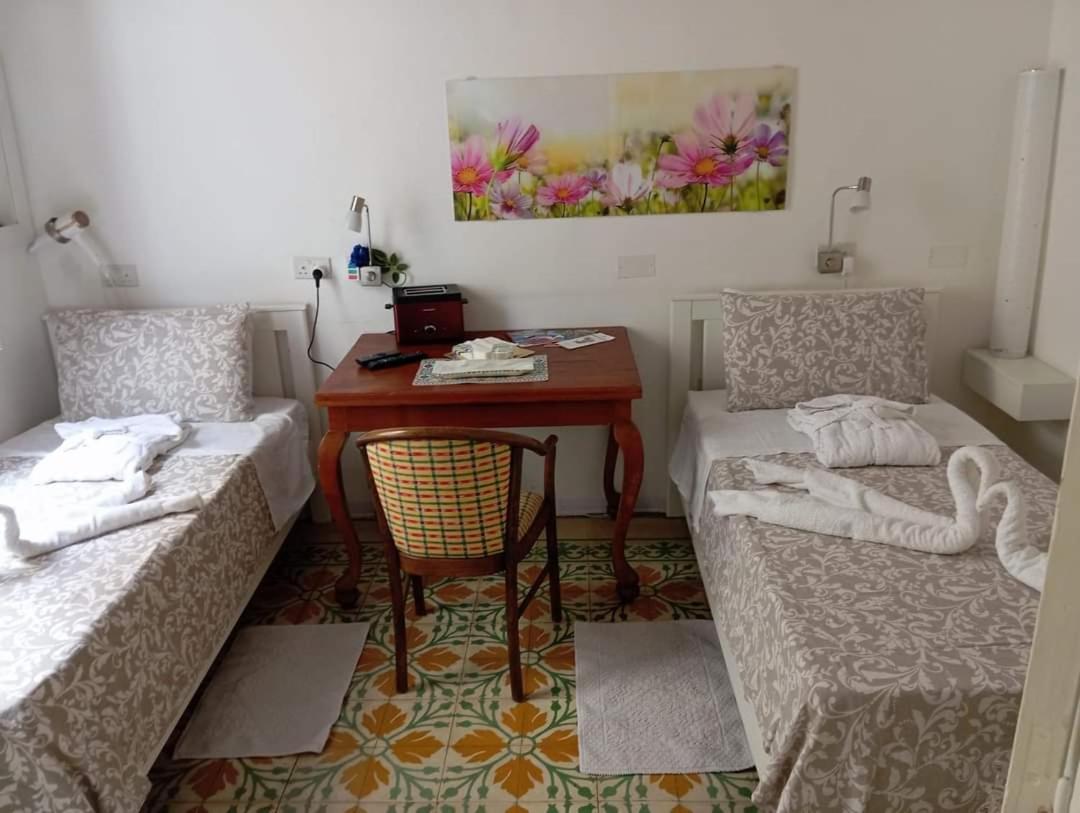 Double Room with Private External Bathroom photo 2