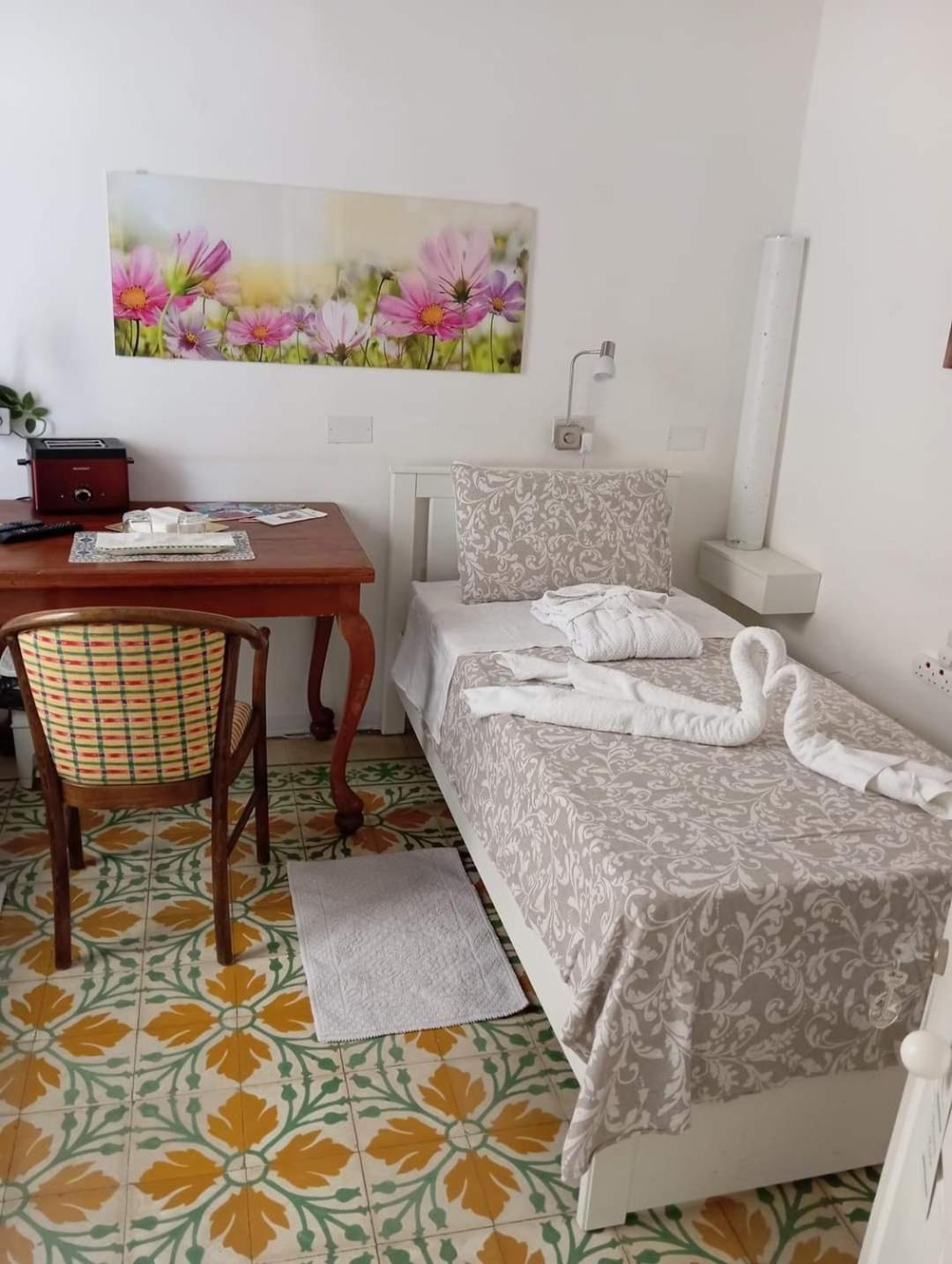 Double Room with Private External Bathroom photo 3