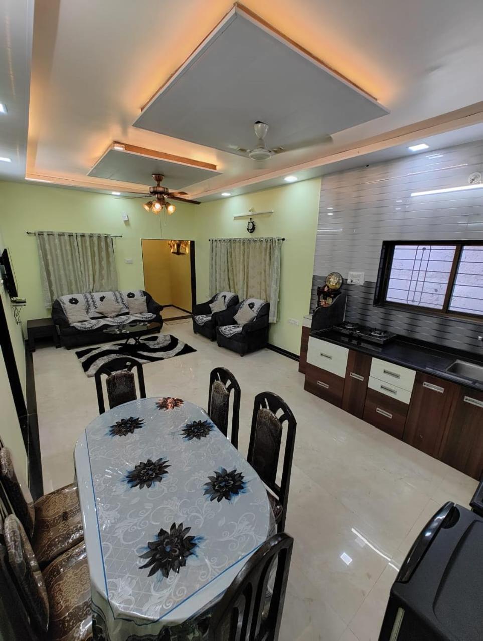 Villa photo 1