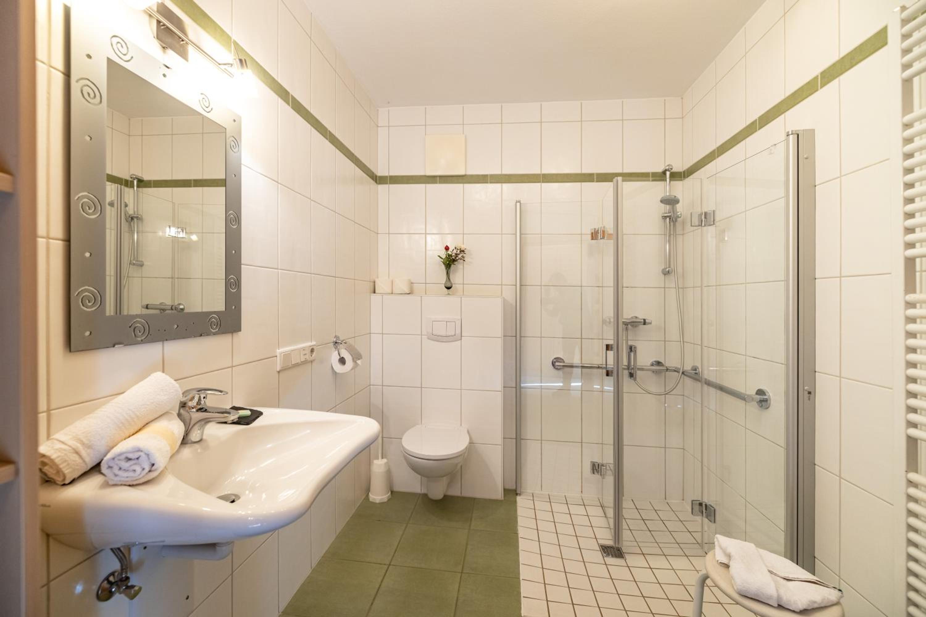 One-Bedroom Apartment (2 - 4 Adults) - Photo 11