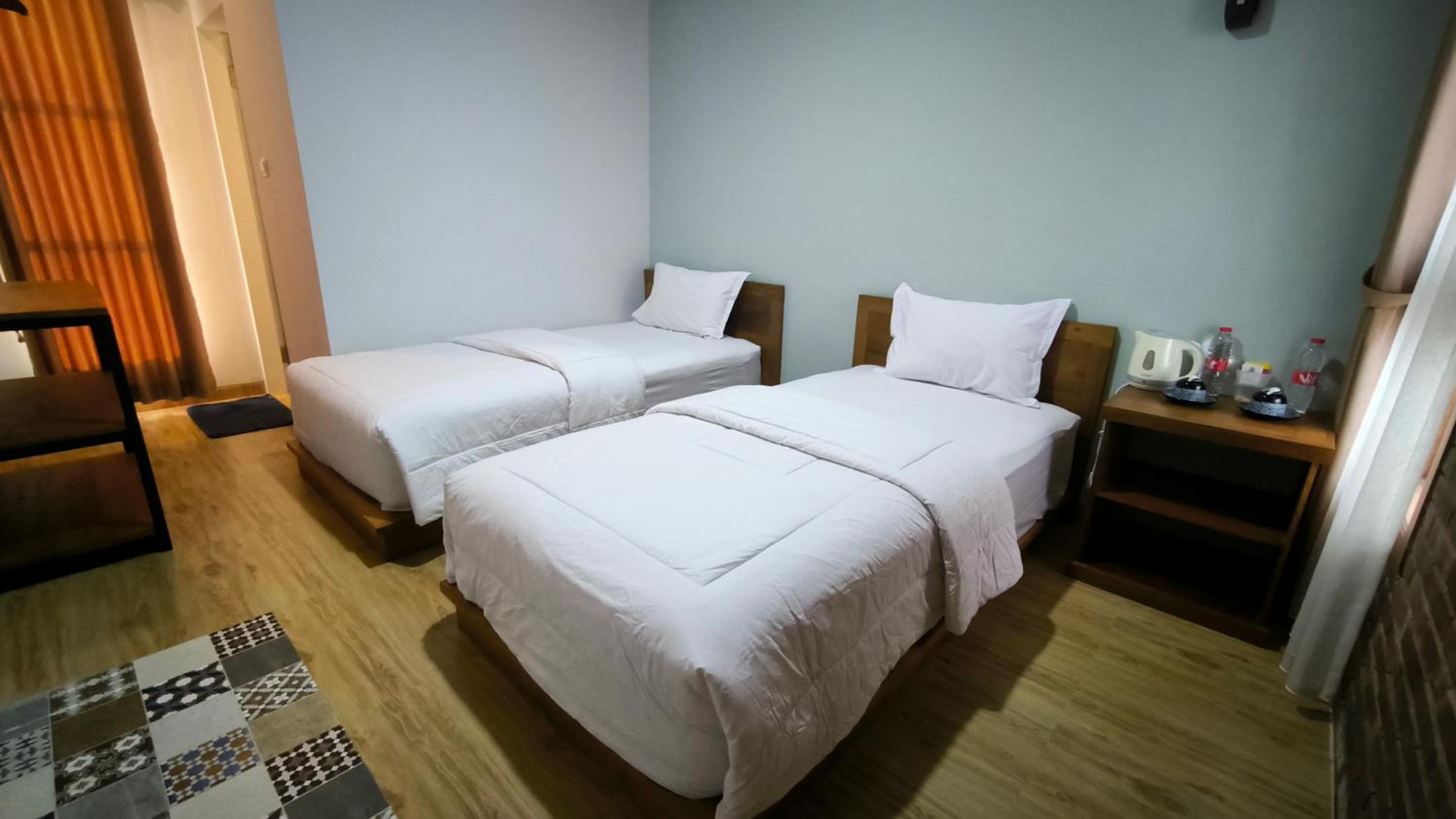 Standard Twin Room - Photo 1