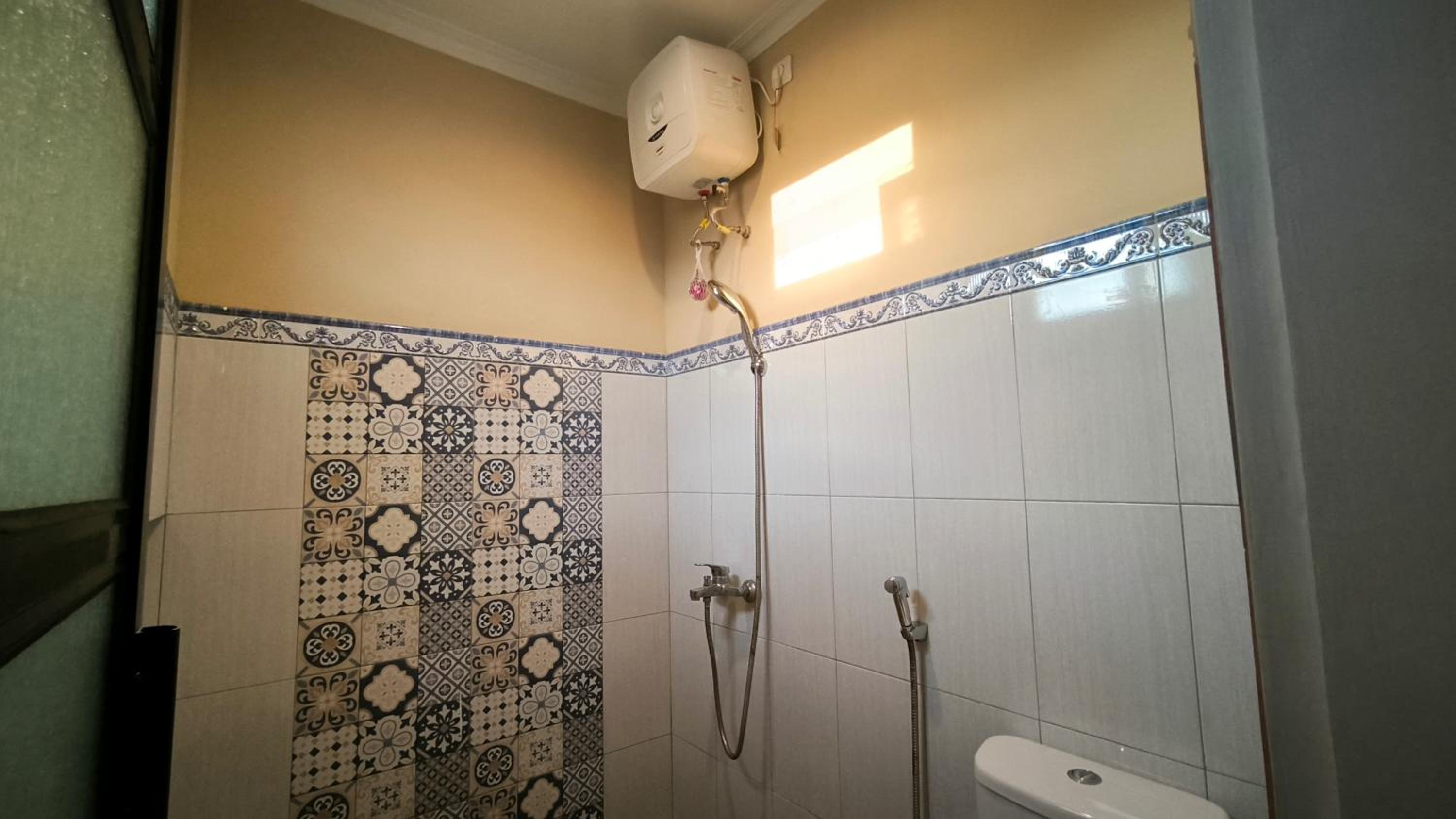 Standard Twin Room - Photo 6