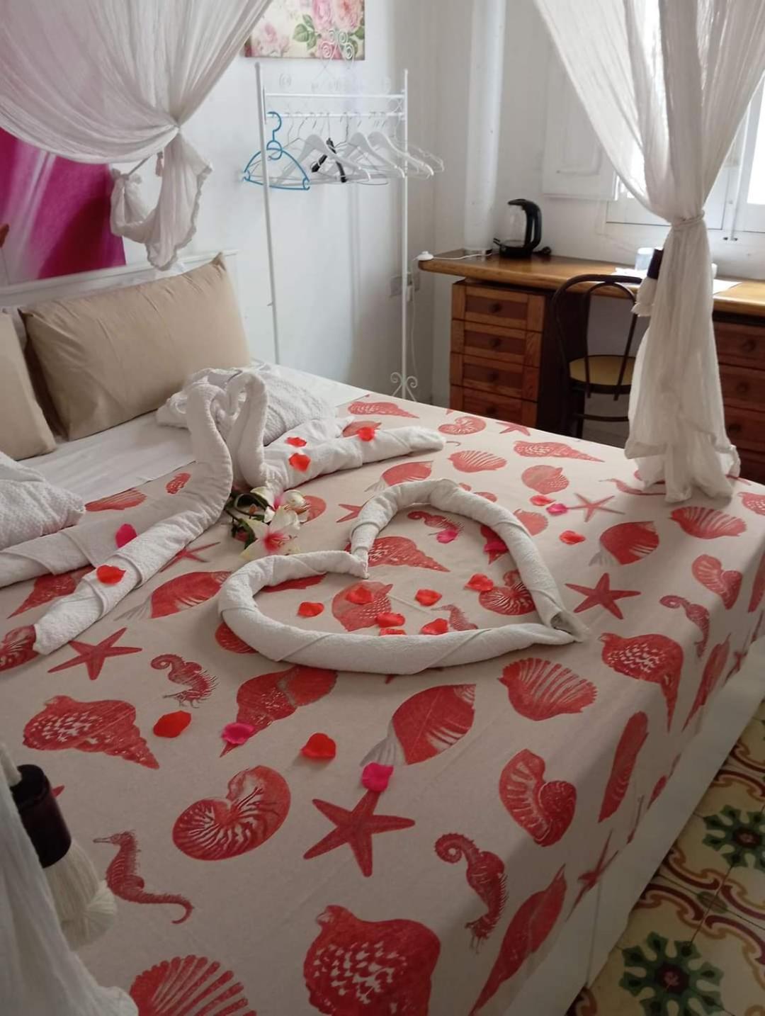 Double Room with Private External Bathroom photo 2