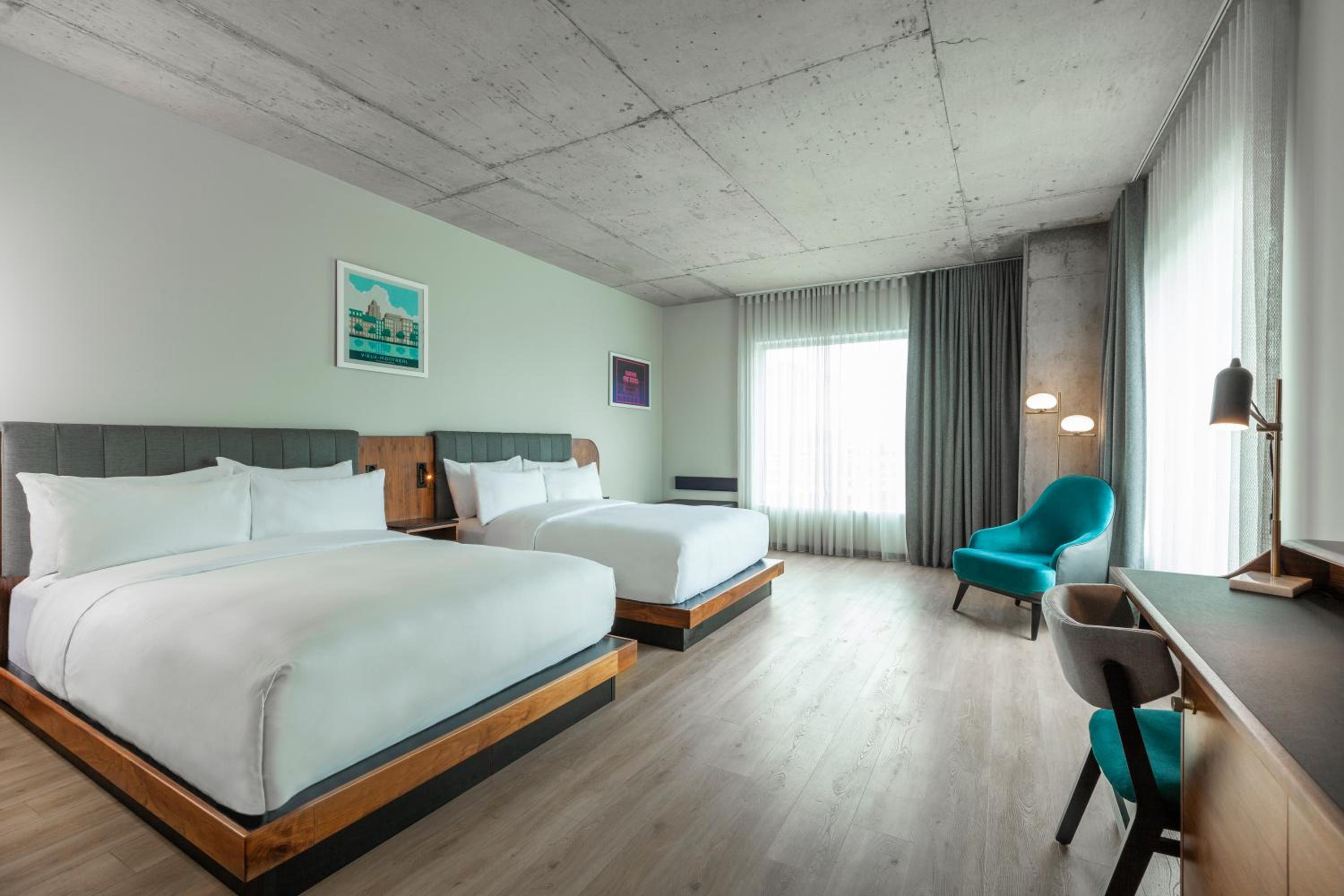 Queen Room with Two Queen Beds and Accessible Shower - Disability Access