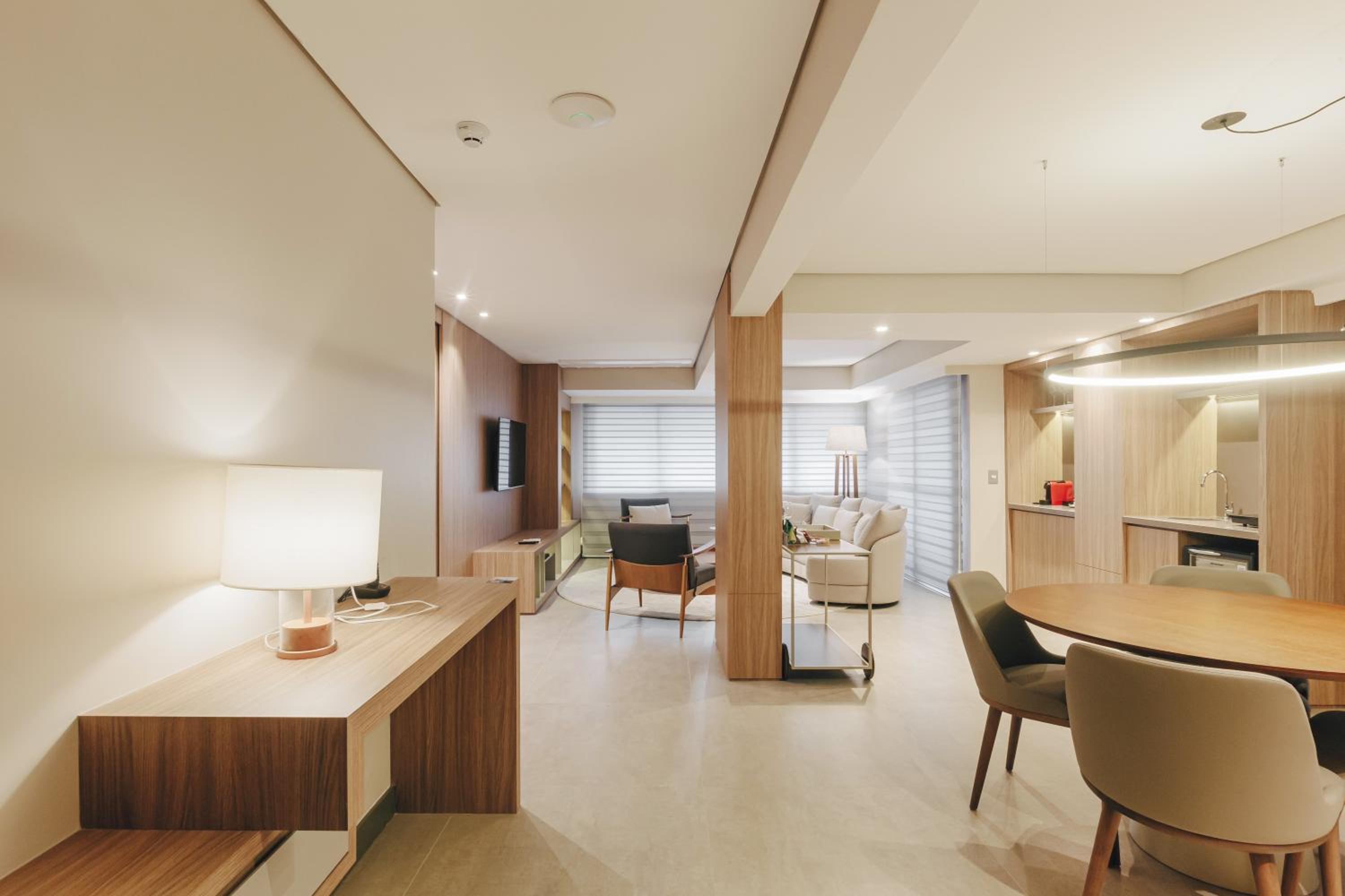 Executive Suite One King - Photo 5