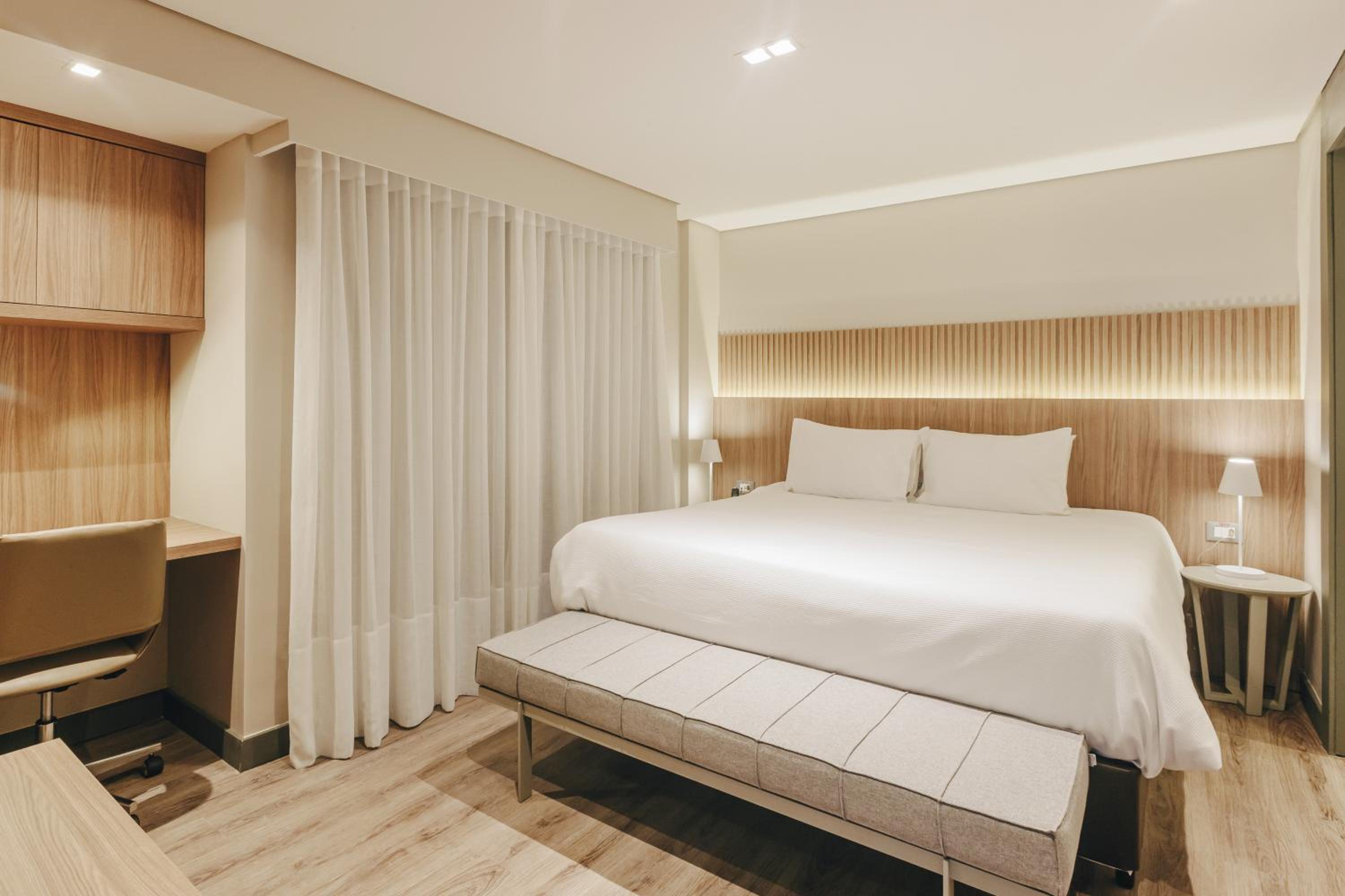 Executive Suite One King - Photo 1