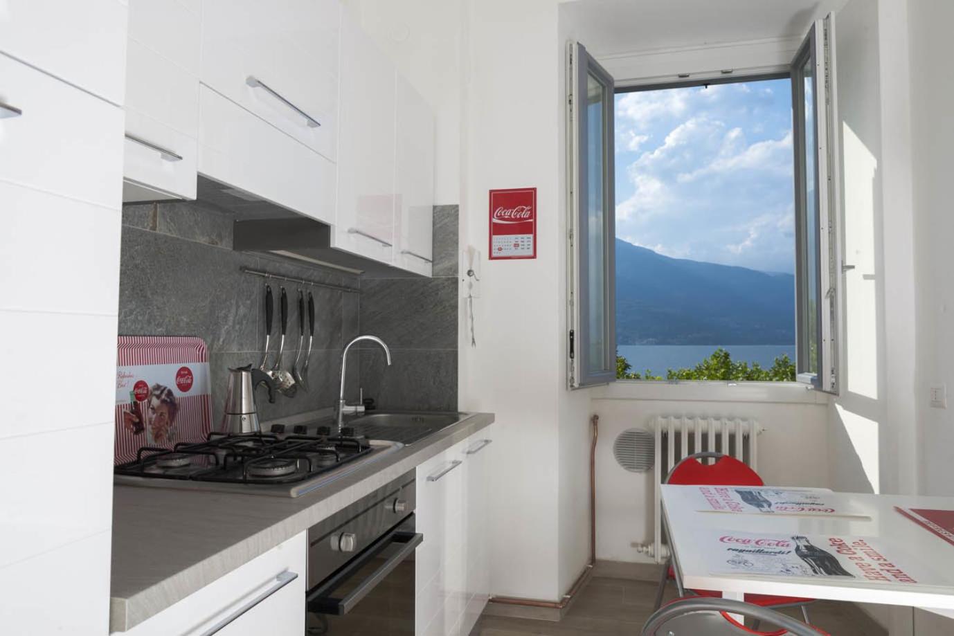 Apartment with Lake View - Photo 27