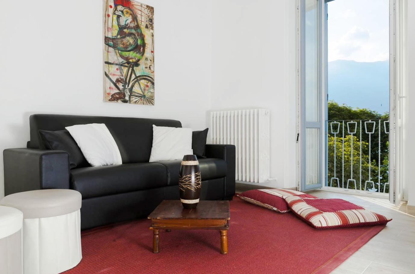 Apartment with Lake View - Photo 28