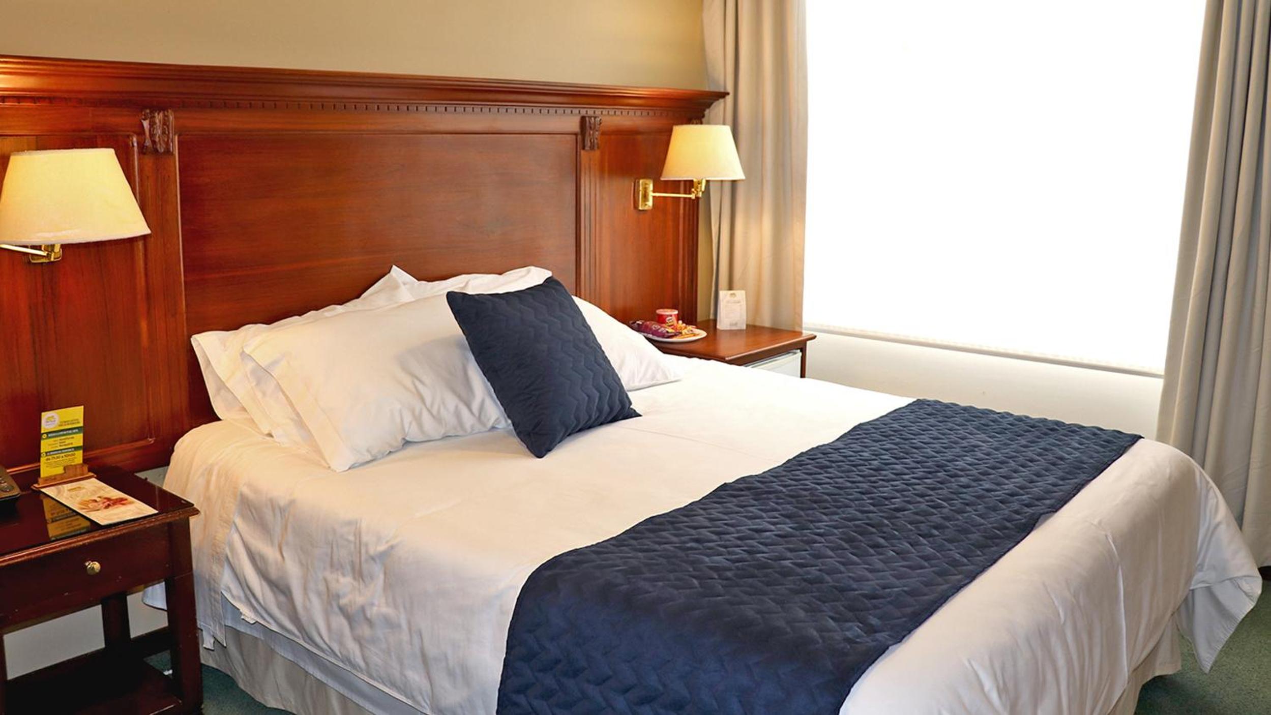 Standard Queen Room