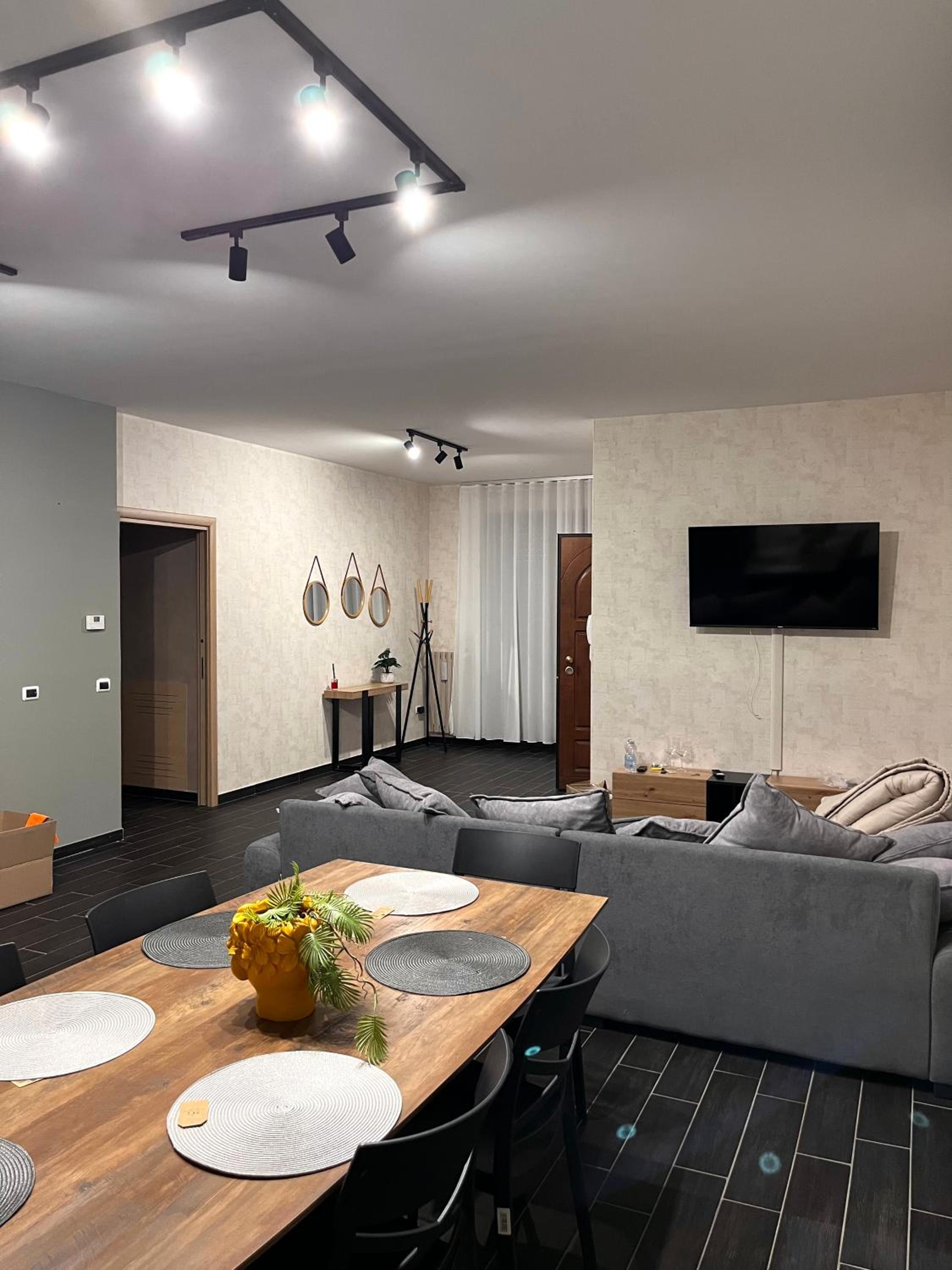 Three-Bedroom Apartment photo 1