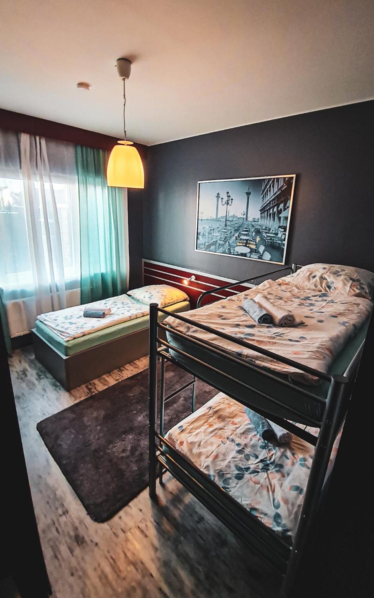 Basic Triple Room With Shared Bathroom