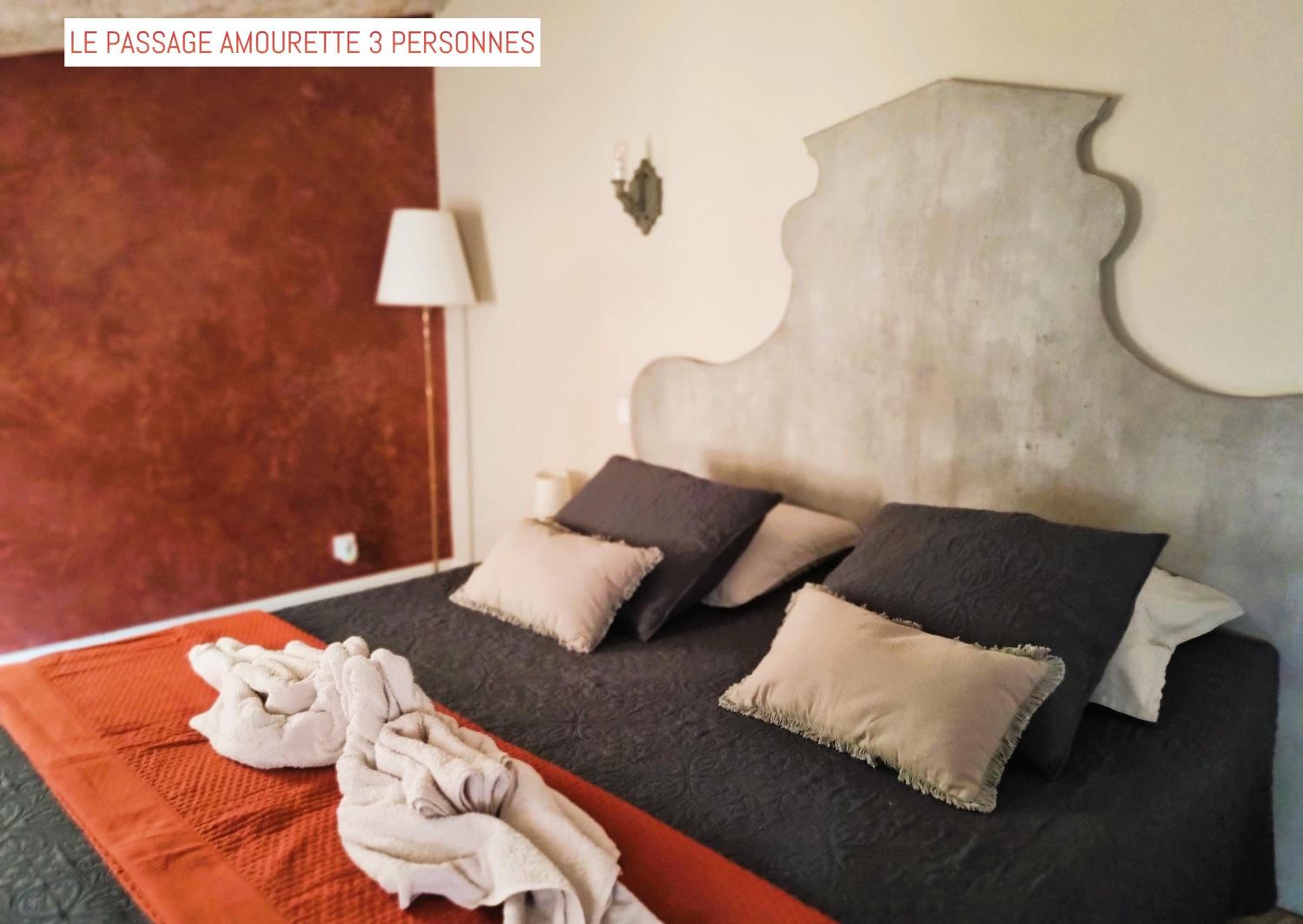 Triple Room with Private Bathroom - Photo 21