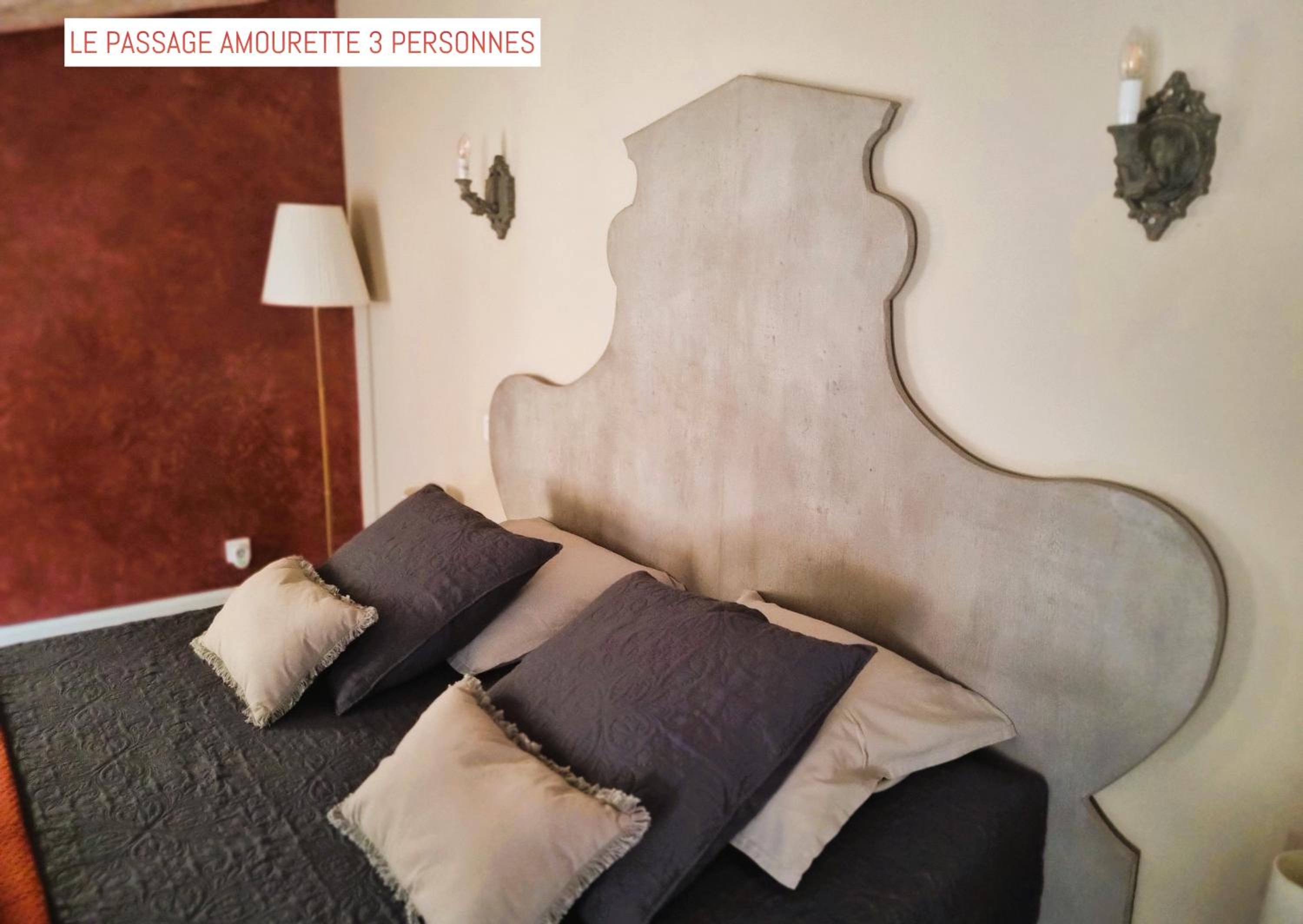 Triple Room with Private Bathroom - Photo 22