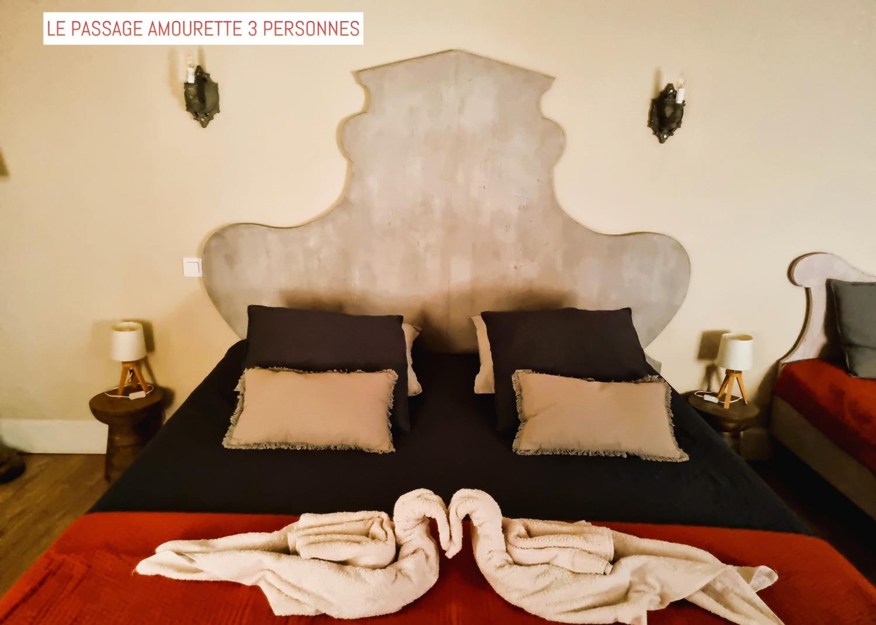 Triple Room with Private Bathroom - Photo 1