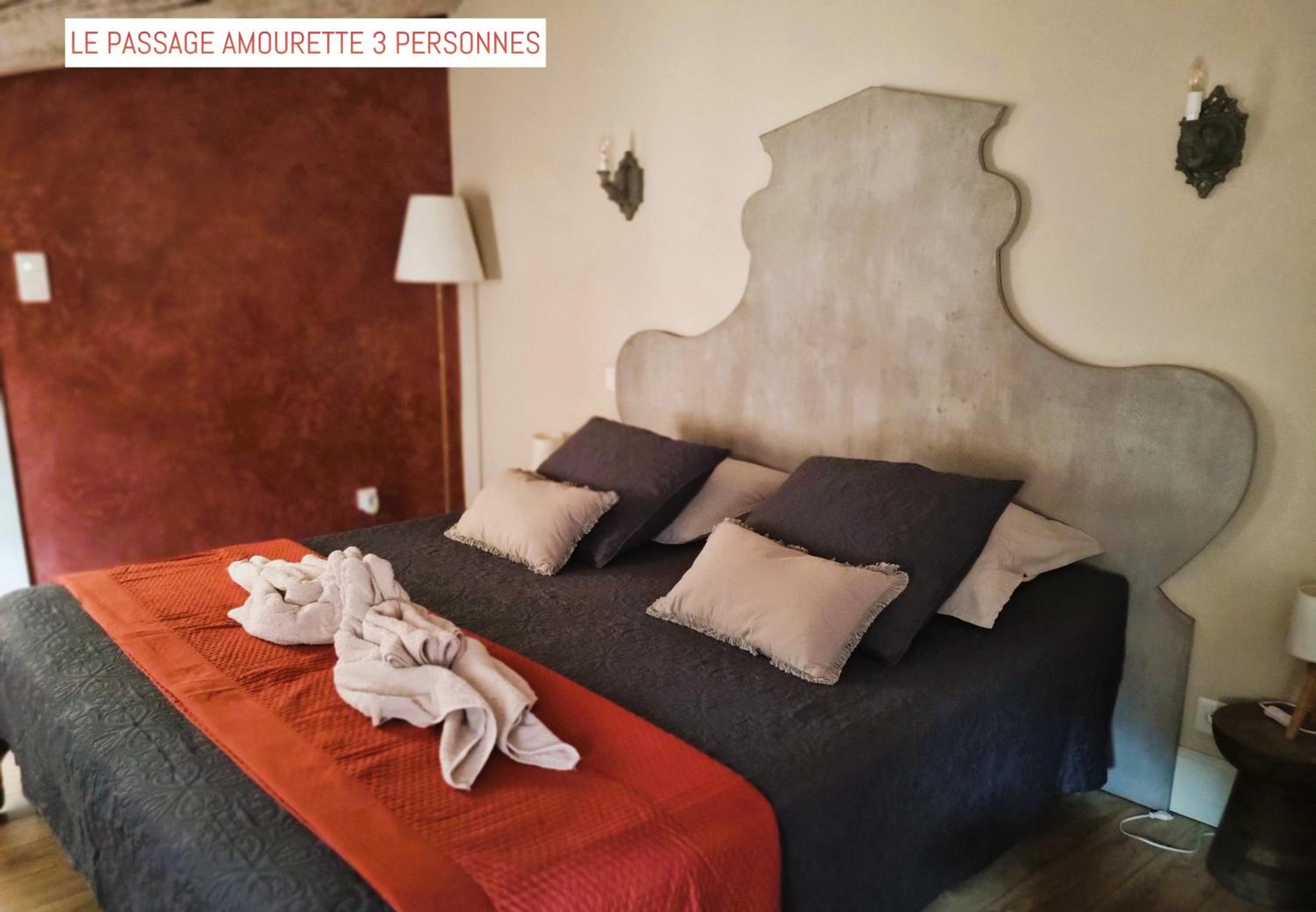 Triple Room with Private Bathroom - Photo 25
