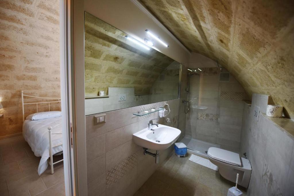 Double Room - Photo 5