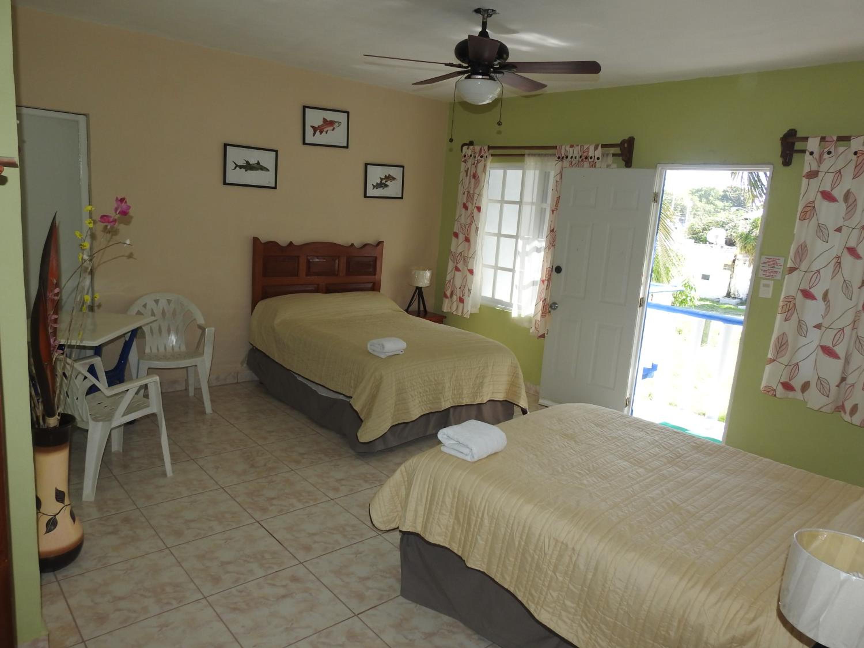 Triple Room with City View - Photo 34