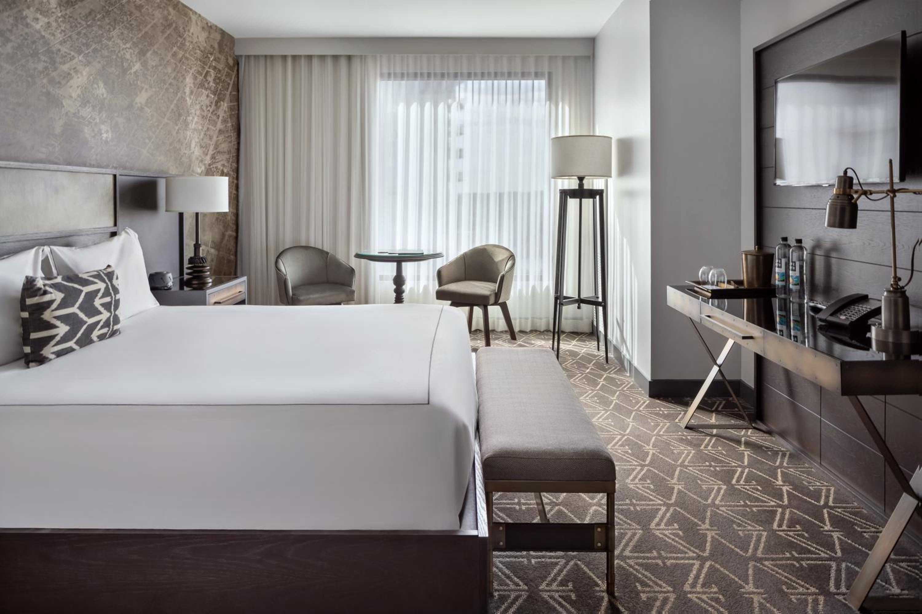 One Bedroom Suite with Spa Access (Non Smoking) (Accessible)