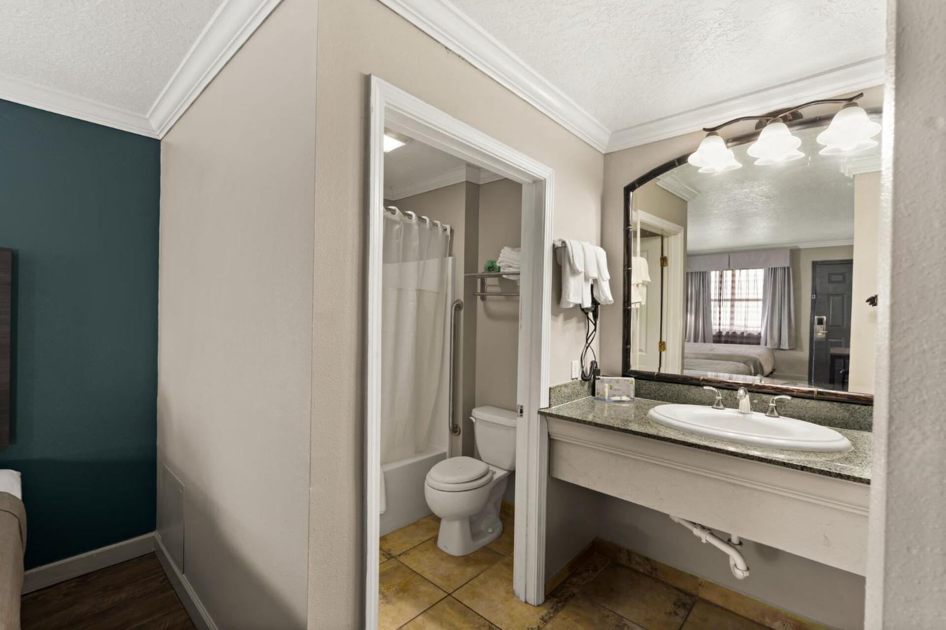 King Room - Disability Access/Non Smoking  - Photo 3