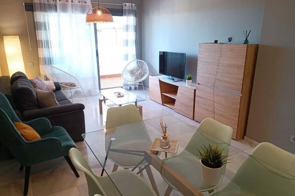 Three-Bedroom Apartment photo 3
