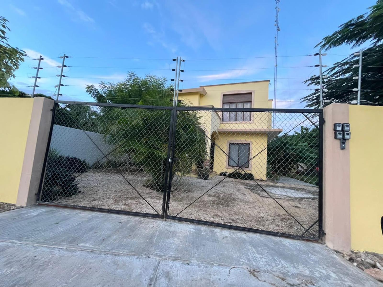 Three-Bedroom House photo 2