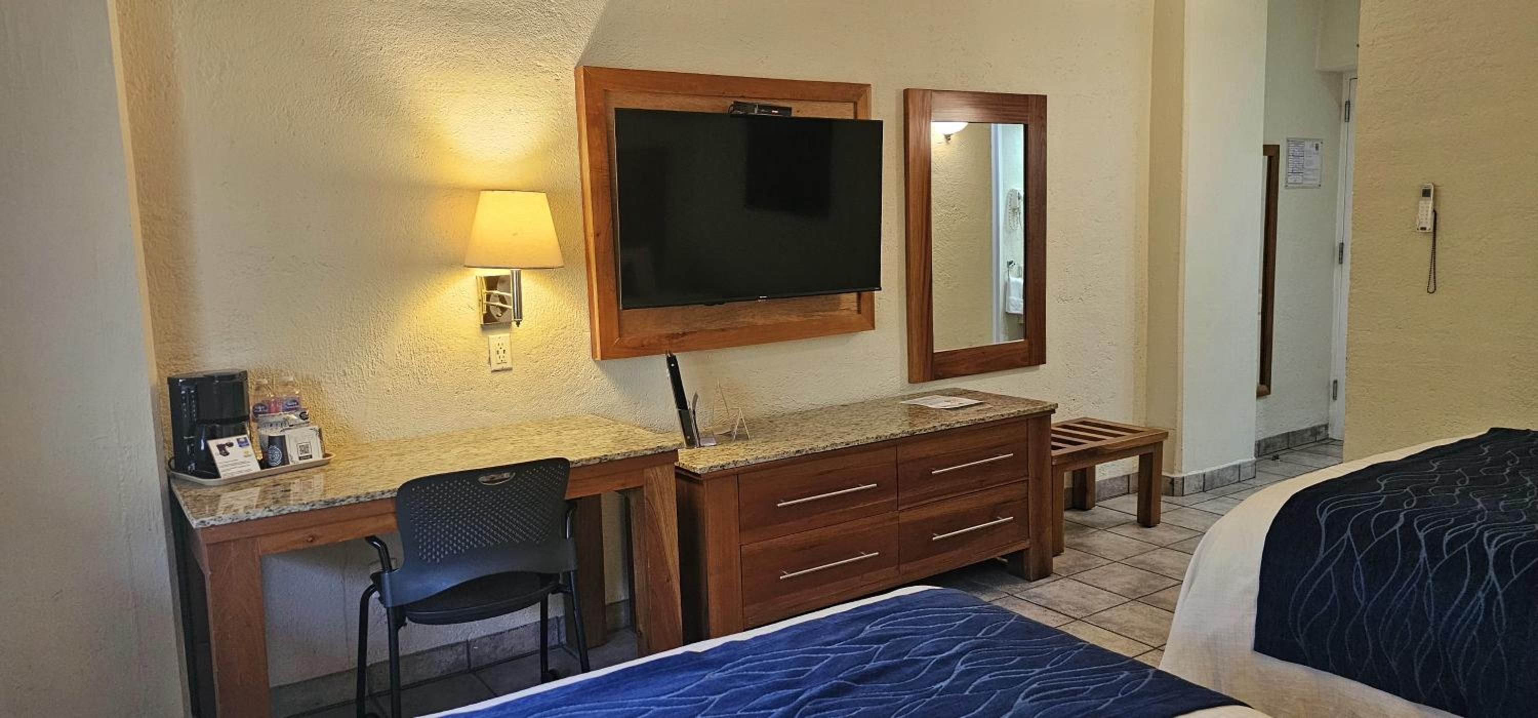 Double Room with Two Double Beds - Photo 15
