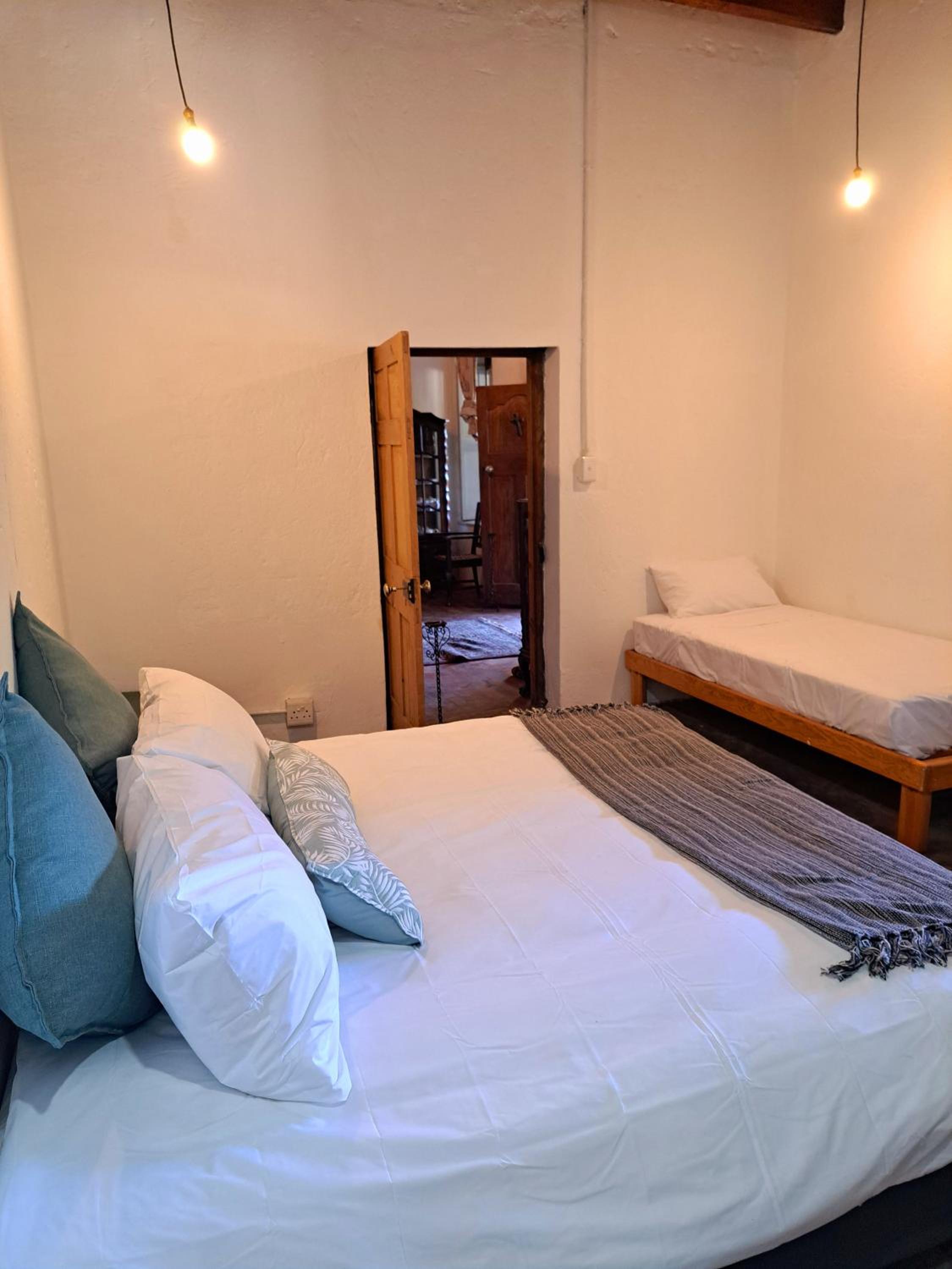 Three-Bedroom House photo 3
