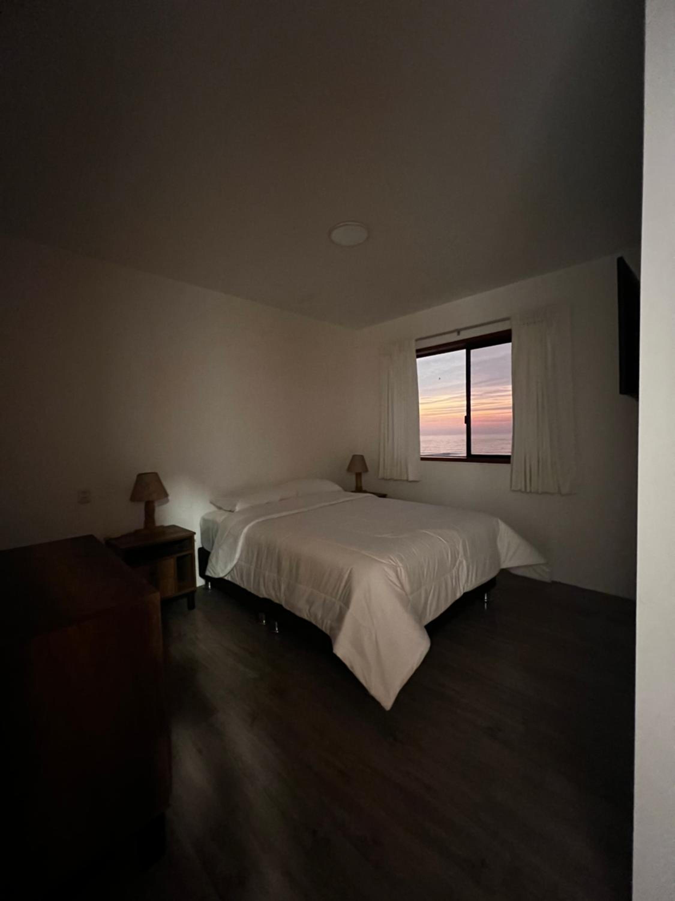 Queen Room photo 2