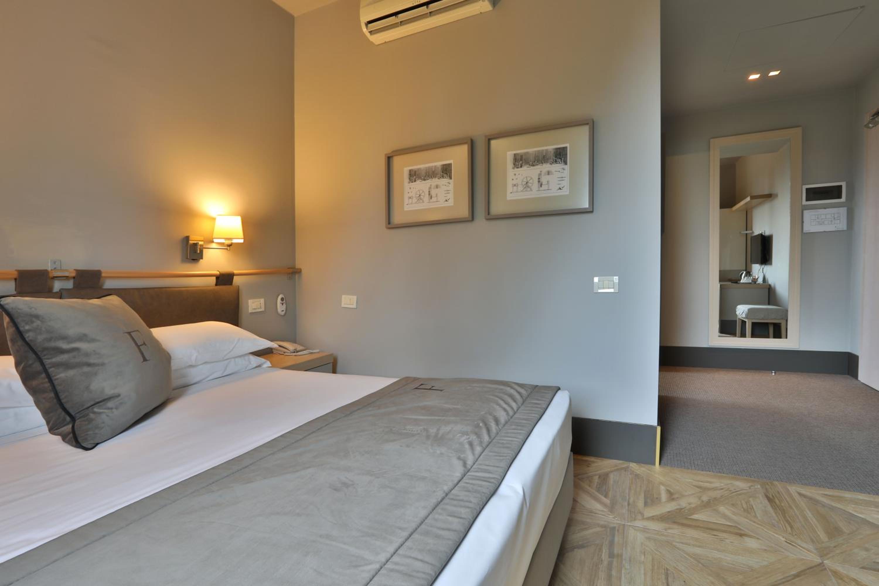 Double or Twin Room - Photo 2