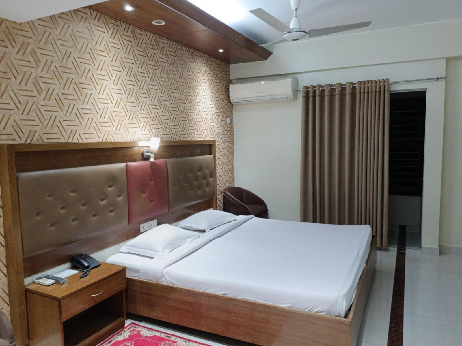 Deluxe Double Room photo 2