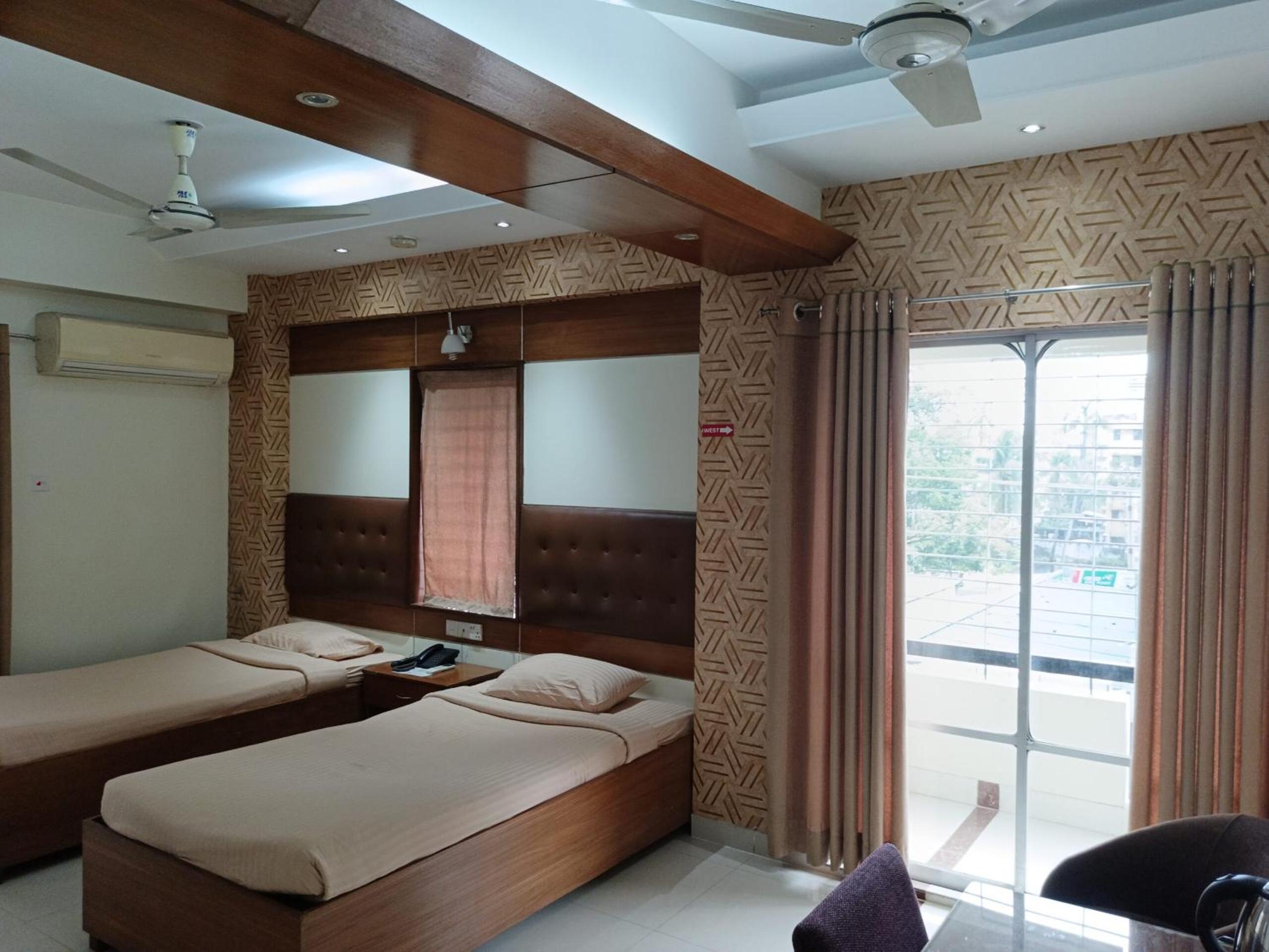 Deluxe Twin Room photo 2