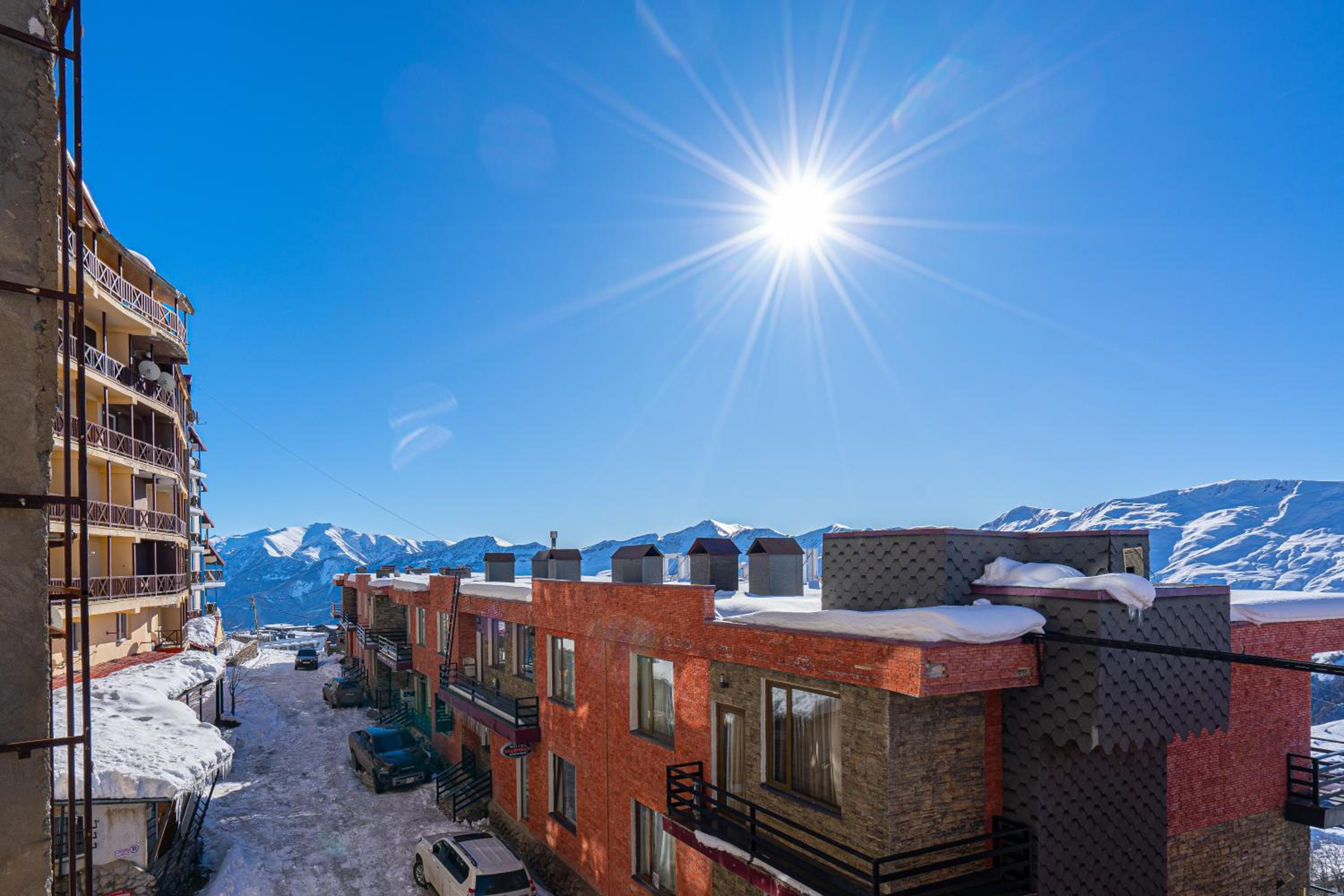 Apartment with Mountain View photo 2