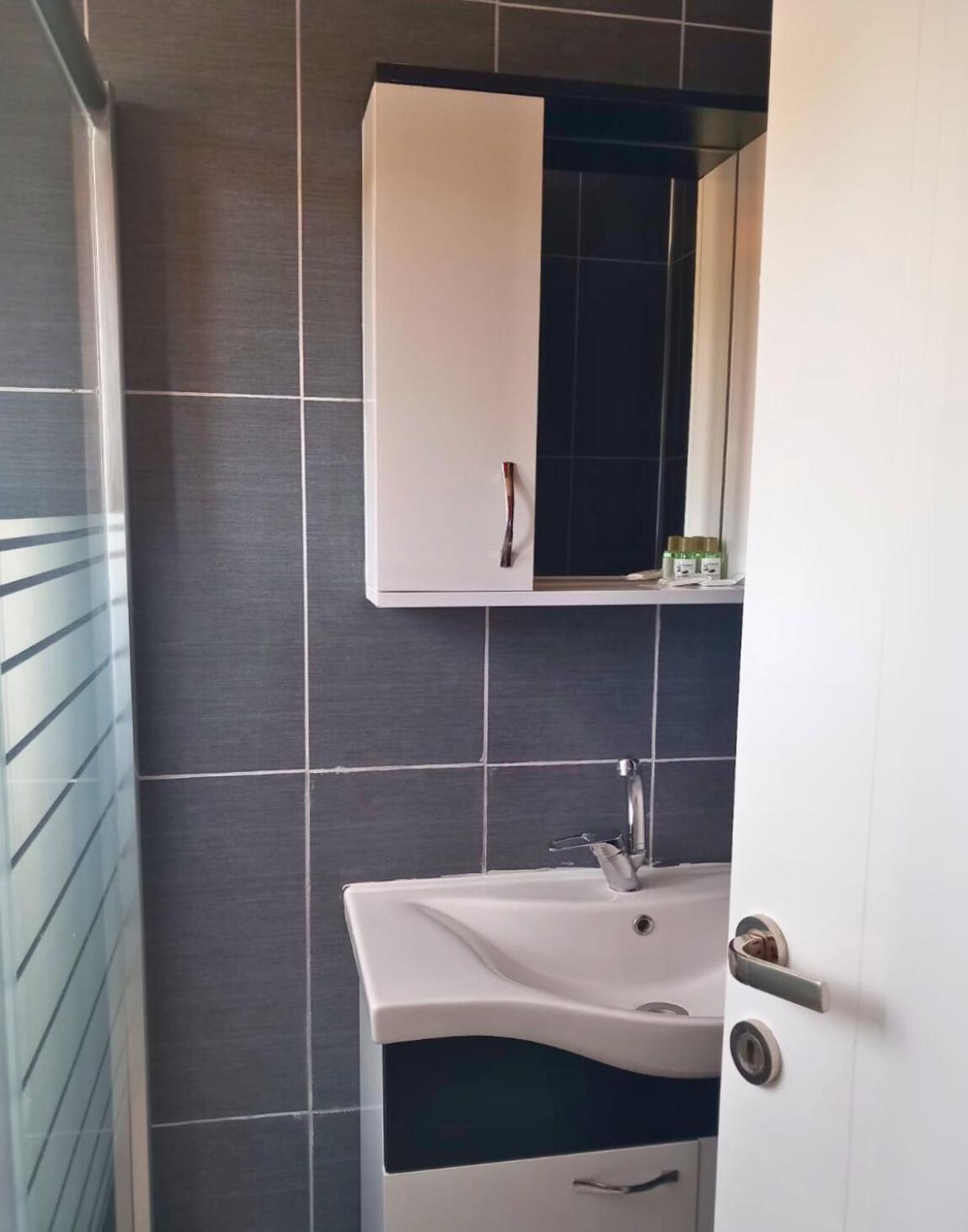 Budget Double Room photo 2