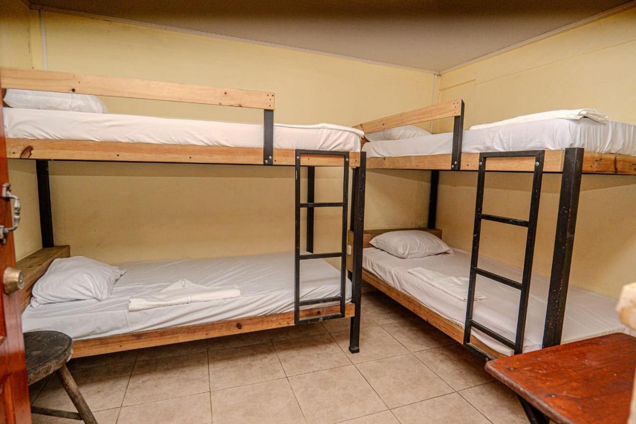 Quadruple Room with Shared Bathroom photo 2