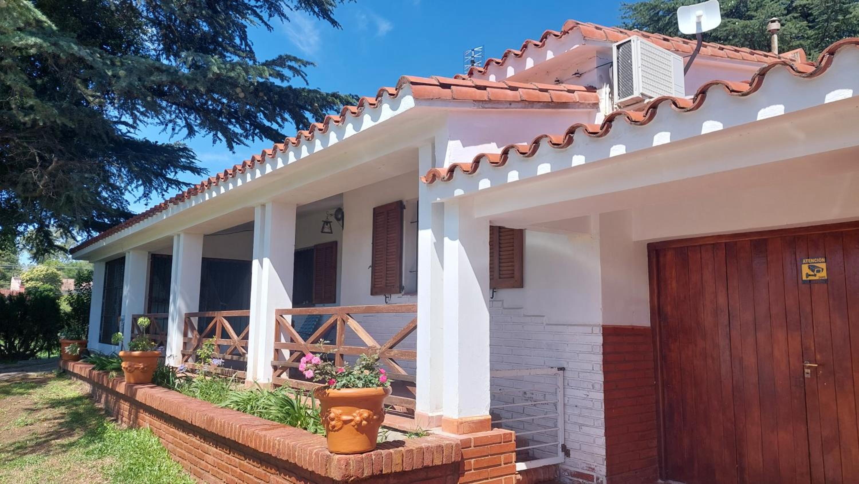 Three-Bedroom Chalet photo 2