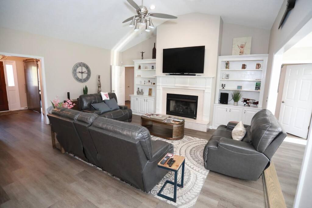 One-Bedroom House photo 1