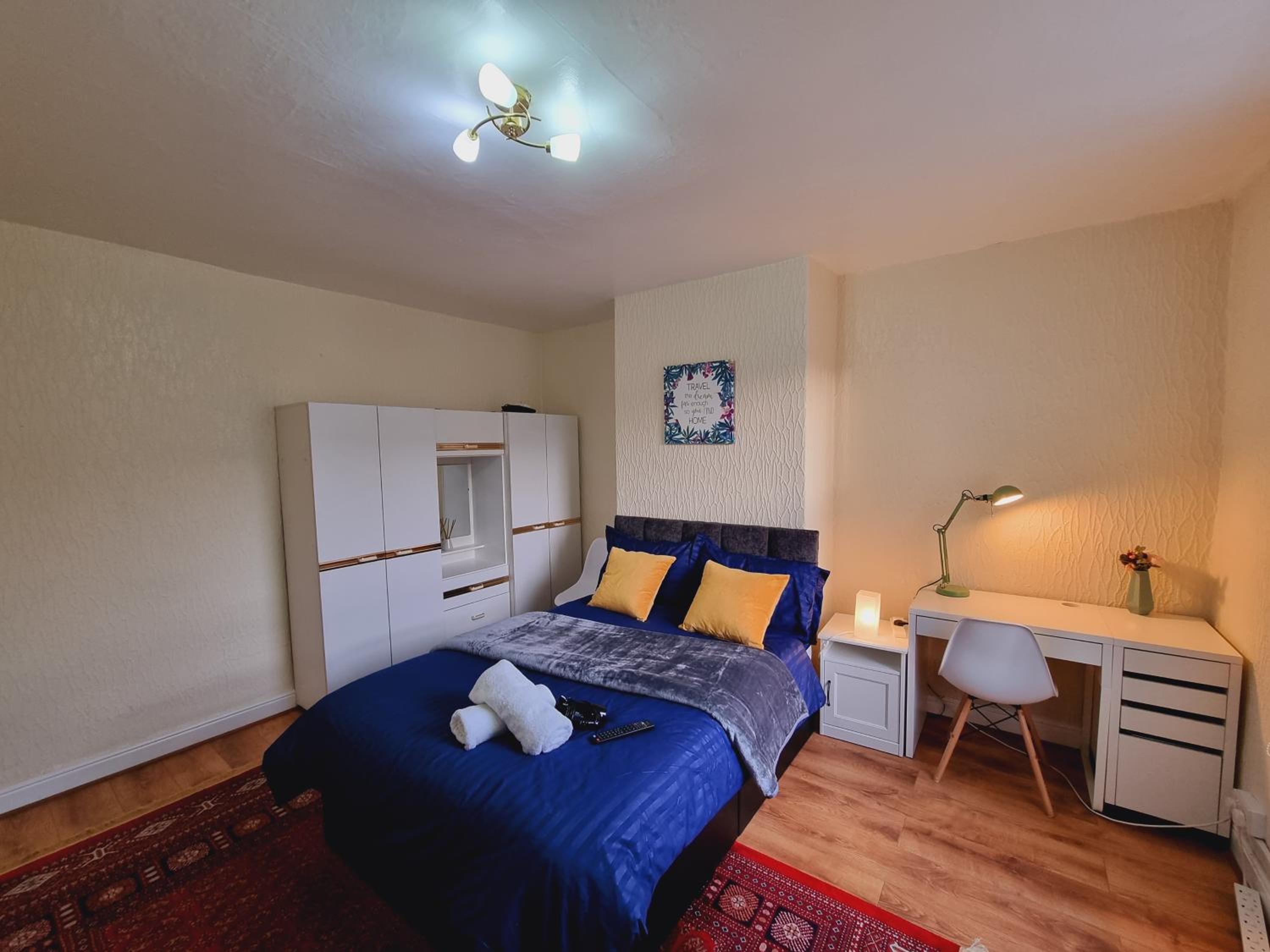 Two-Bedroom House - Photo 5