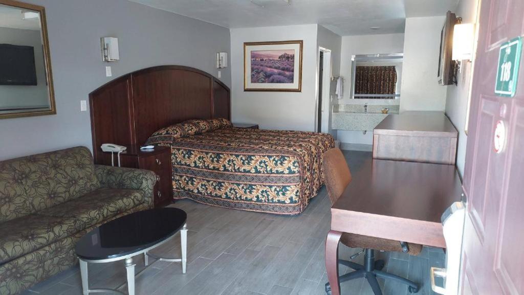 Superior King Room photo 2