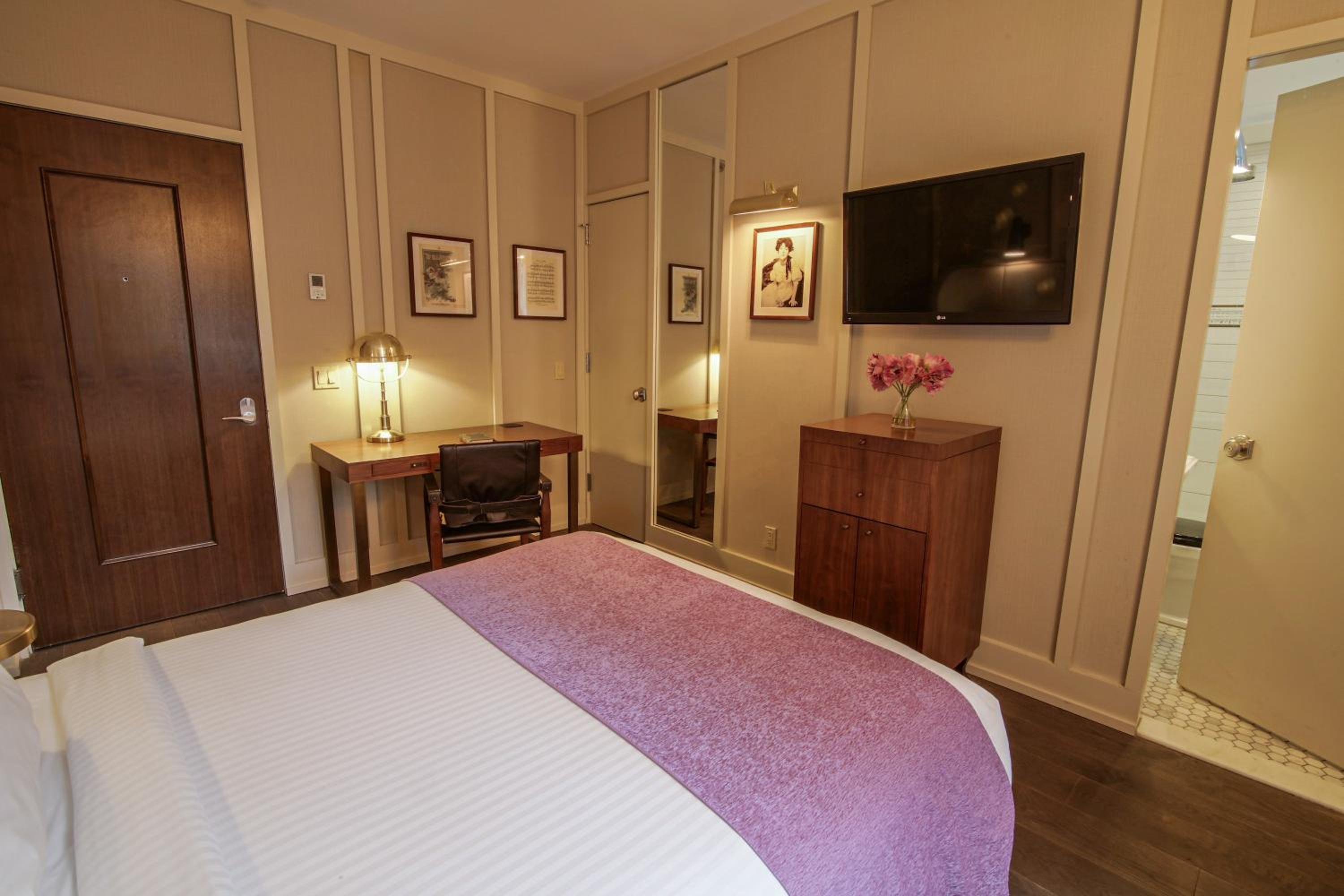 Superior Queen Room