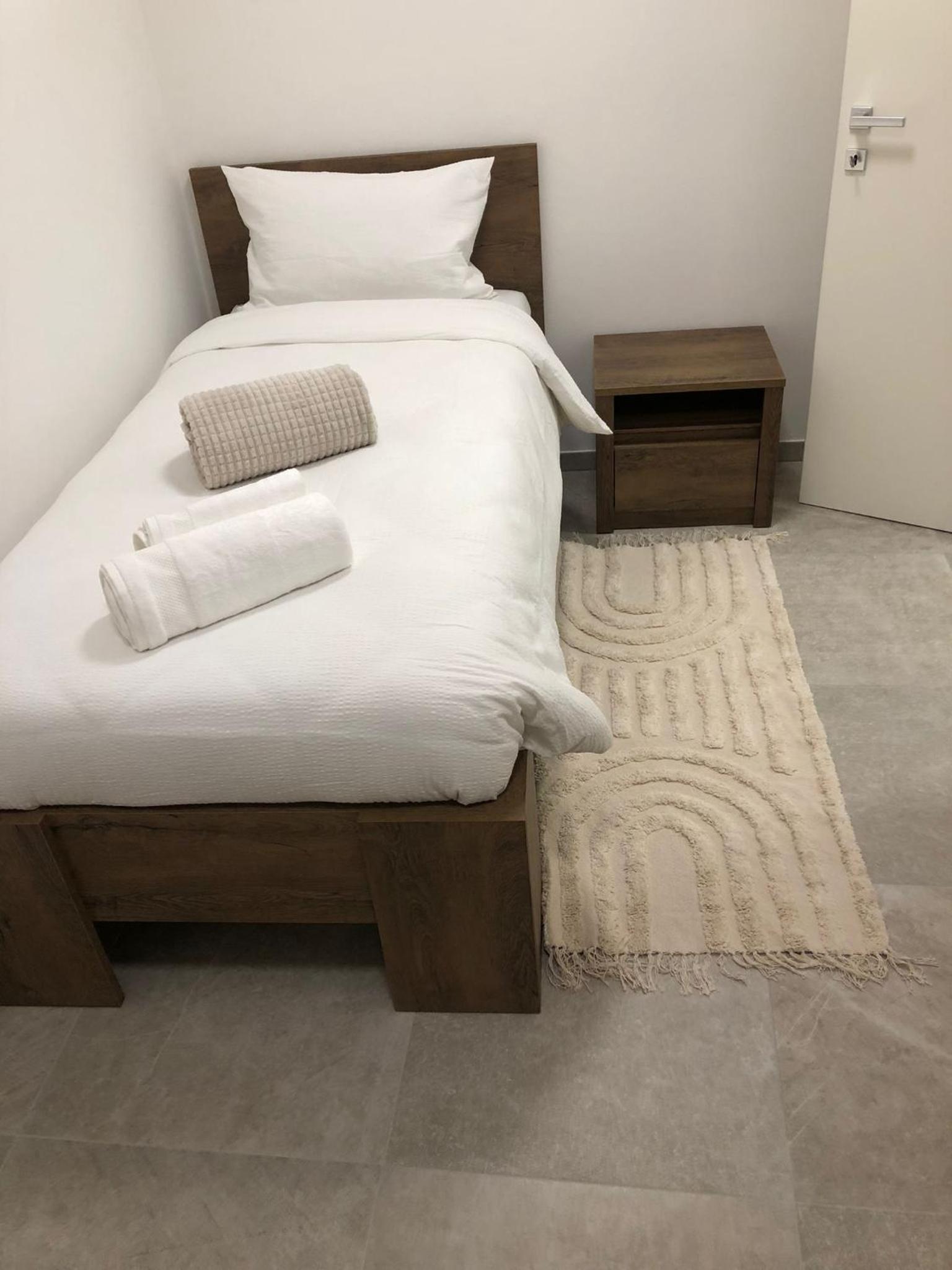 Single Room With Shared Bathroom photo 1