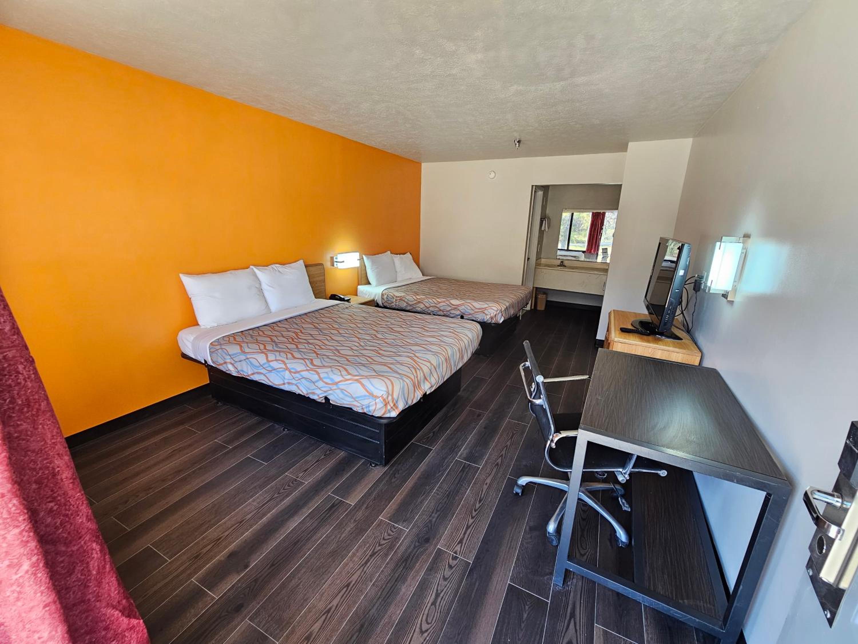 Double Room - Photo 8