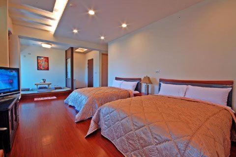 Quadruple Room with Bath photo 2