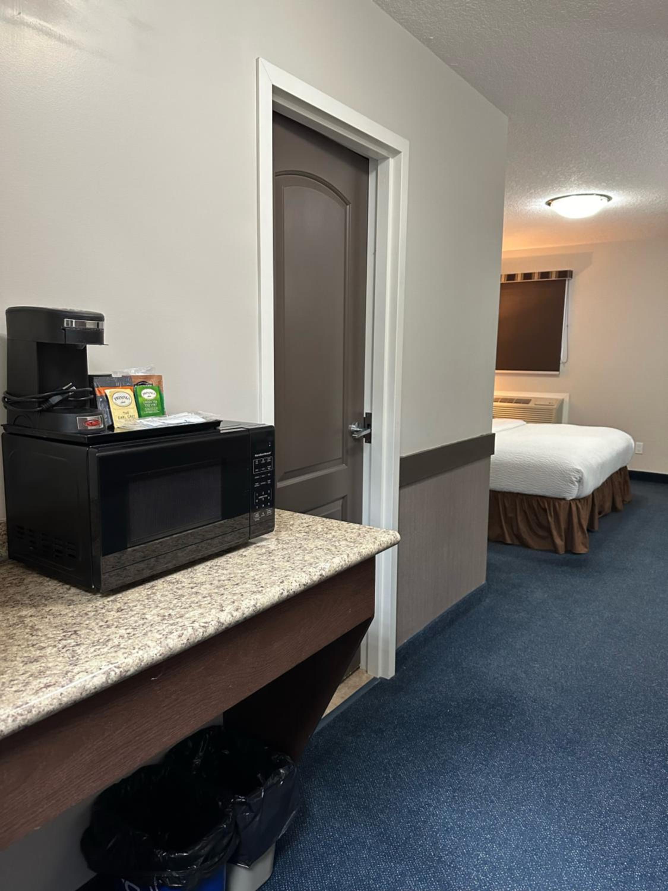 Business King Room - Non-Smoking - Photo 1